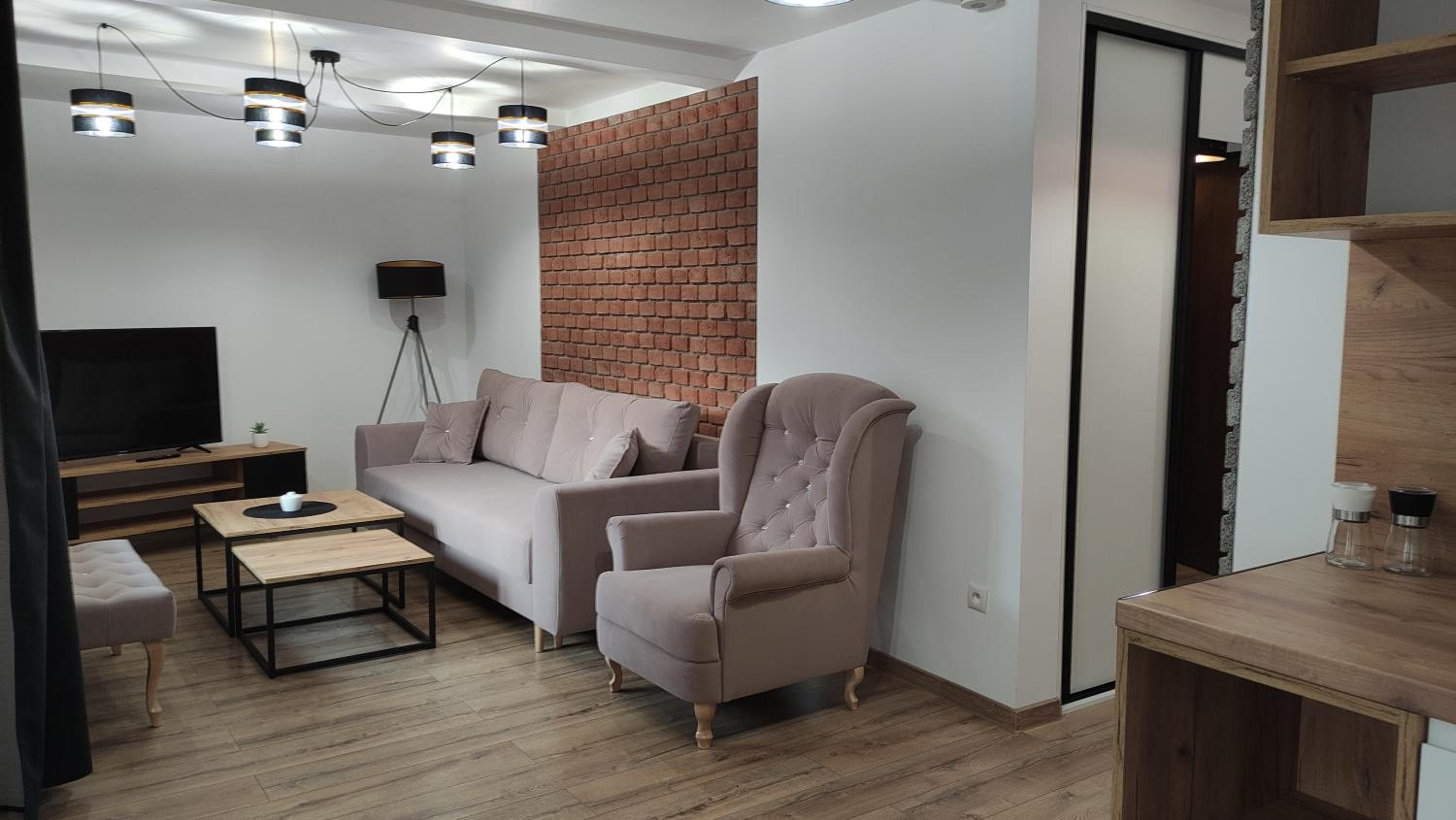 Family Studio - Photo 16