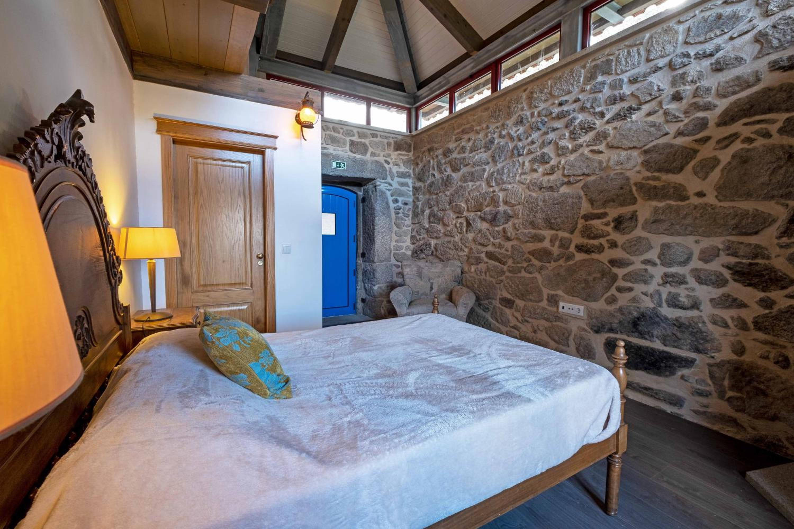 Deluxe Double Room with Shower photo 3