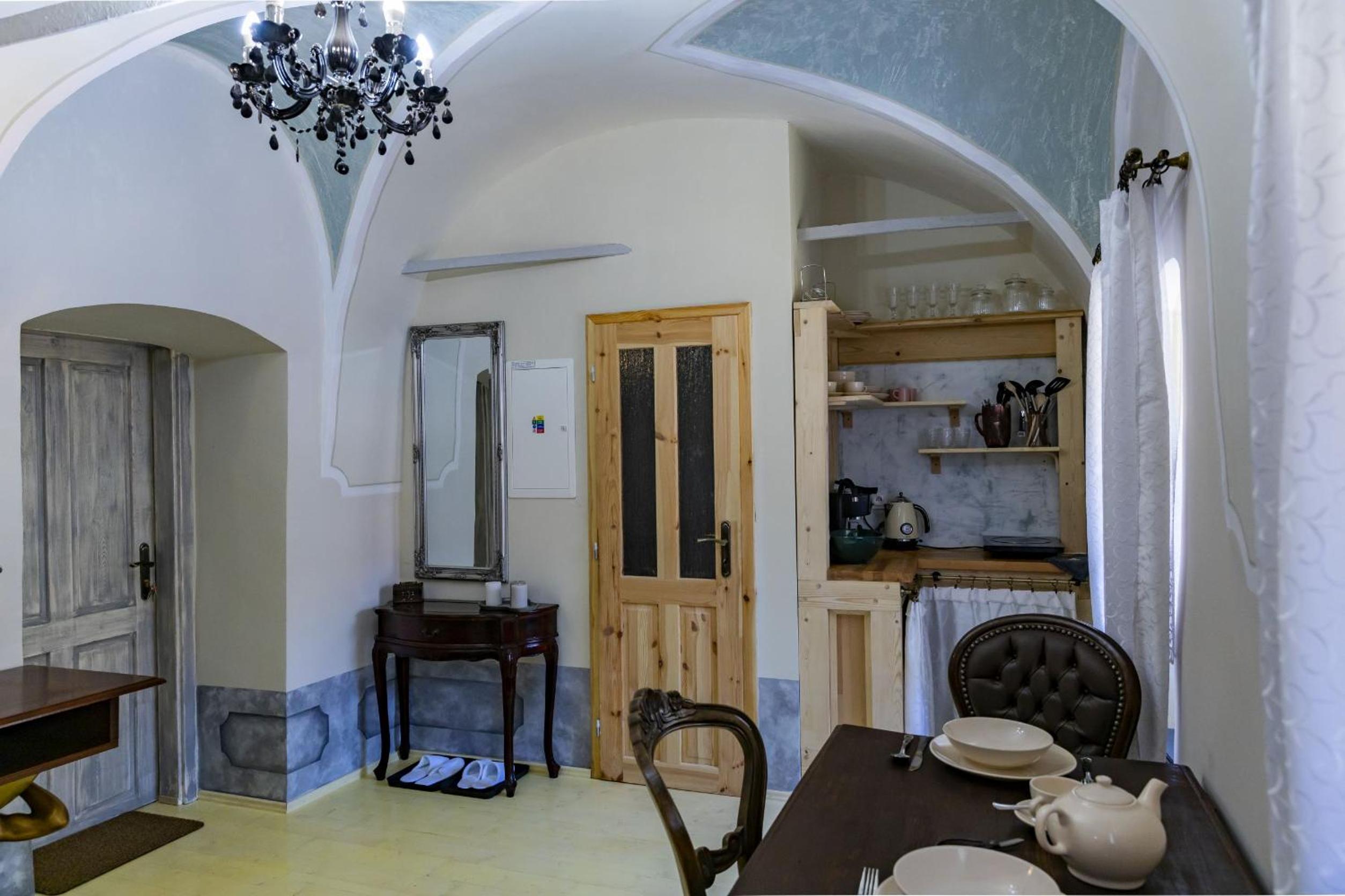One-Bedroom Apartment - Photo 13