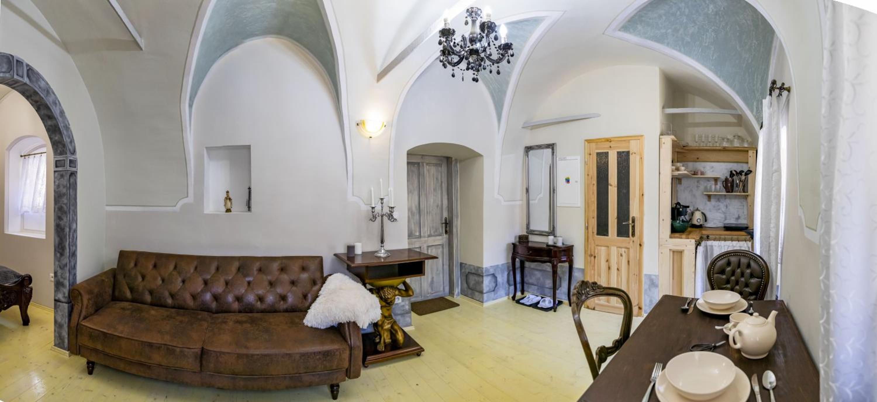 One-Bedroom Apartment - Photo 12