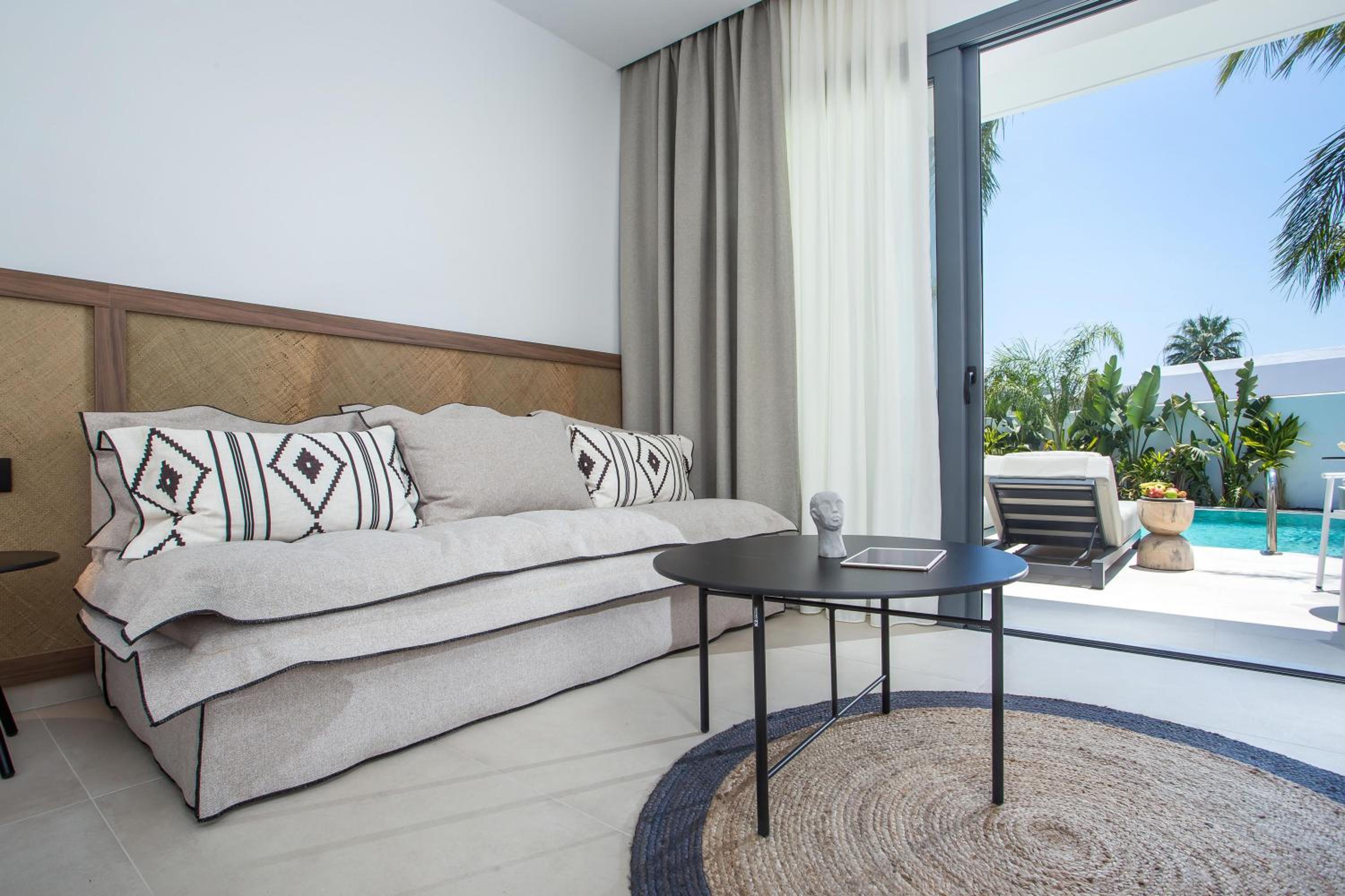 Suite with Private Pool photo 3