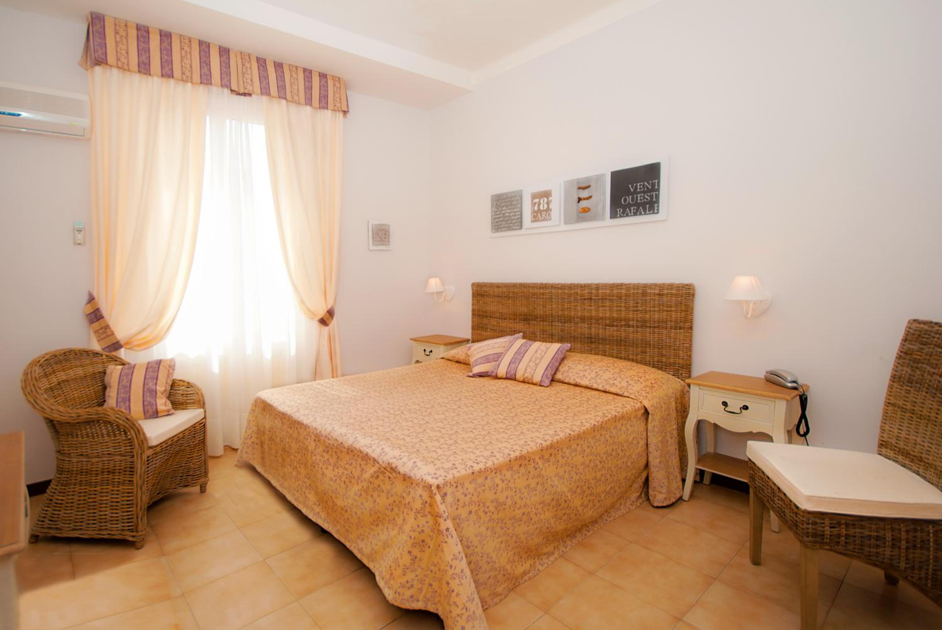  Double or Twin Room with Courtyard View - Photo 4