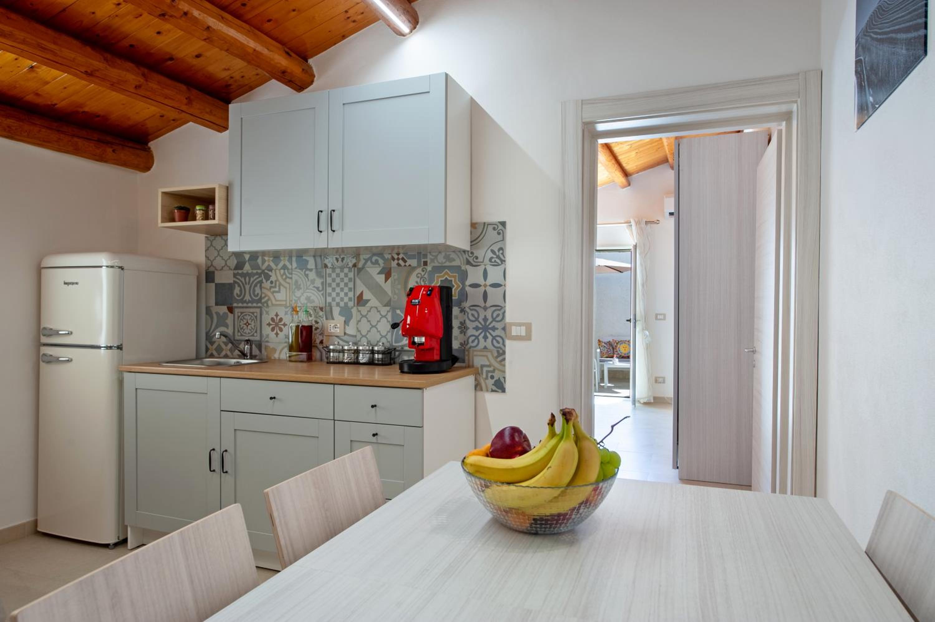 One-Bedroom Apartment - Photo 6