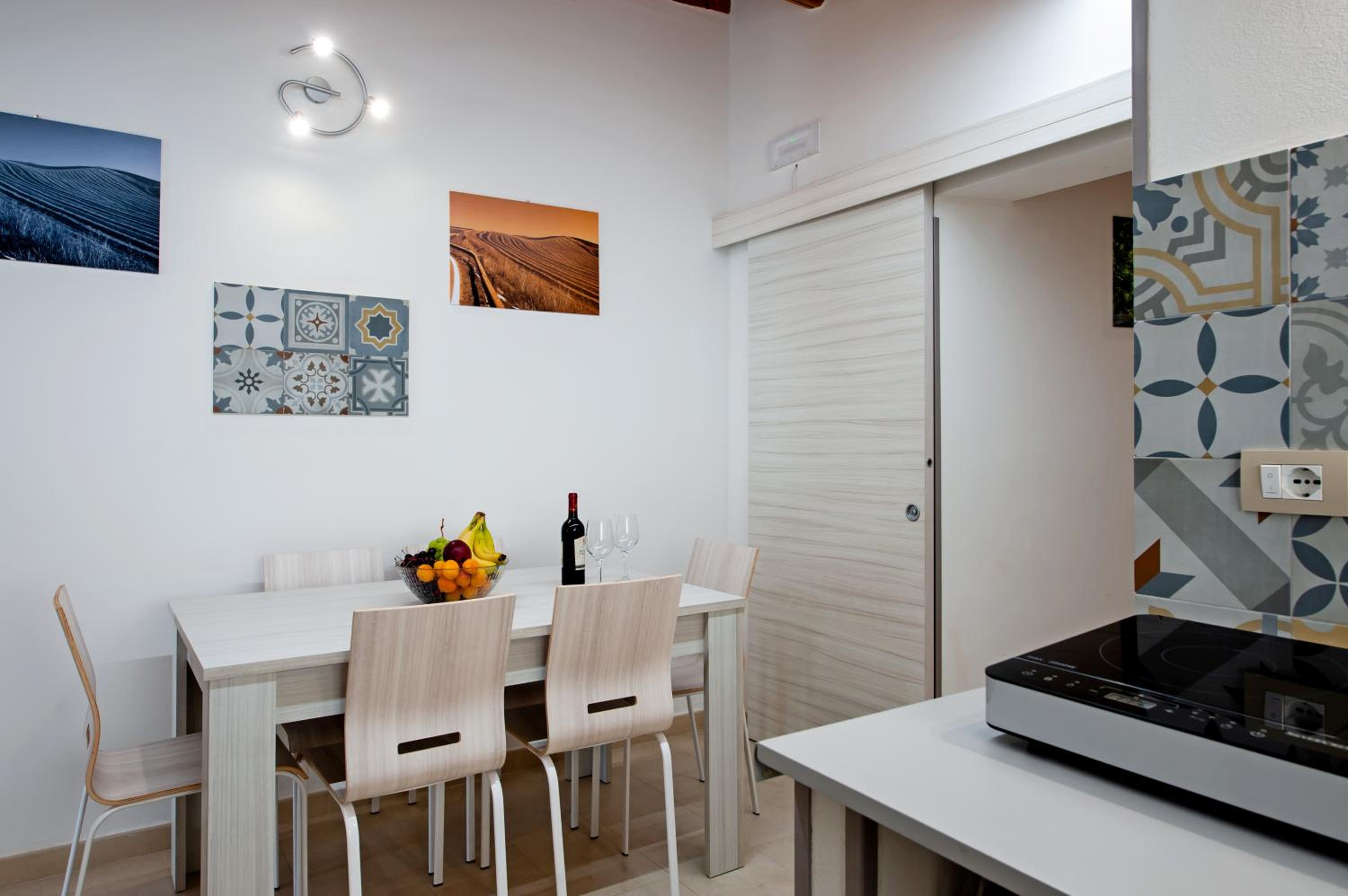 One-Bedroom Apartment - Photo 4