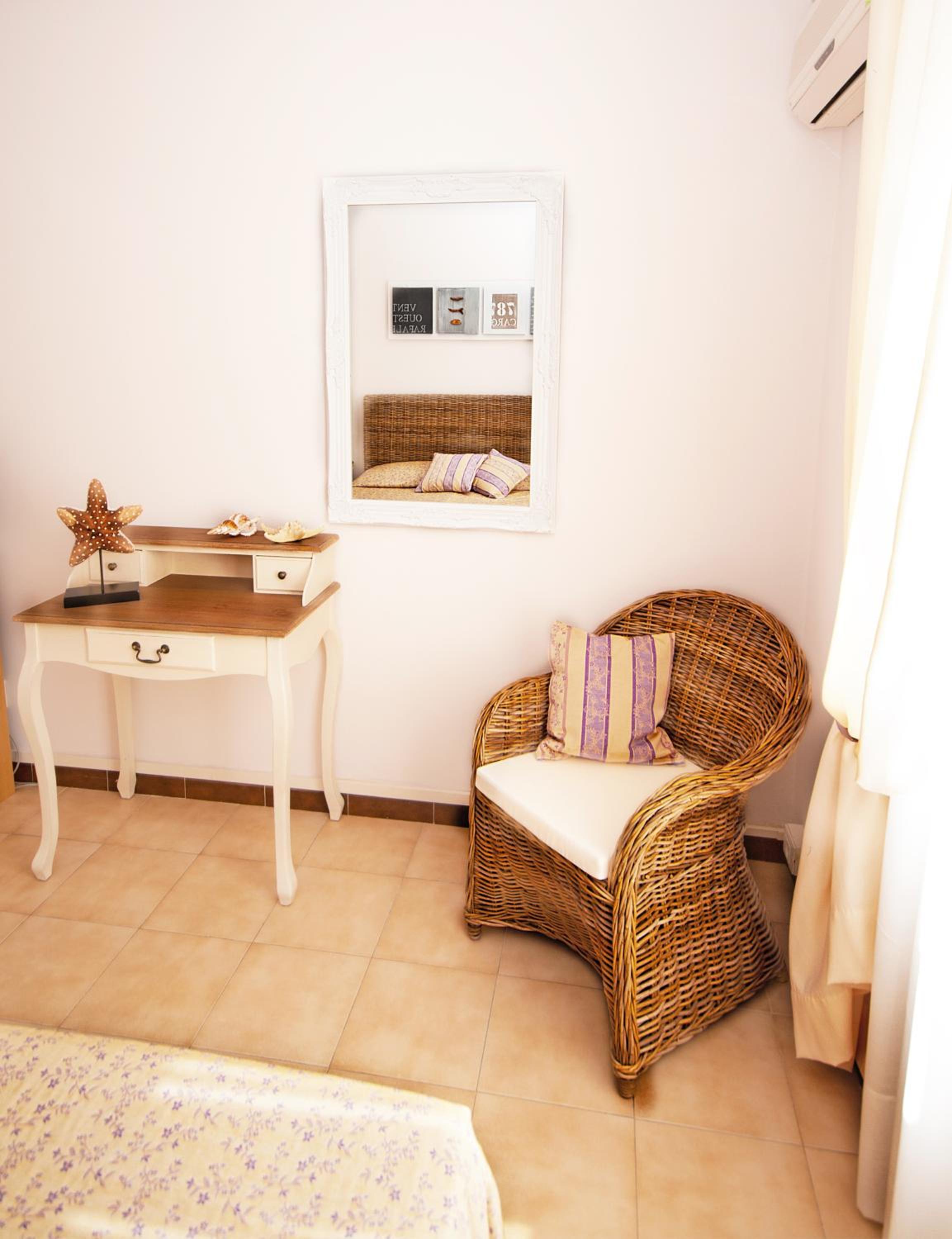  Double or Twin Room with Courtyard View - Photo 2