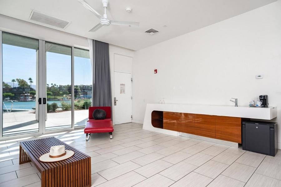 Luxury Suite photo 3