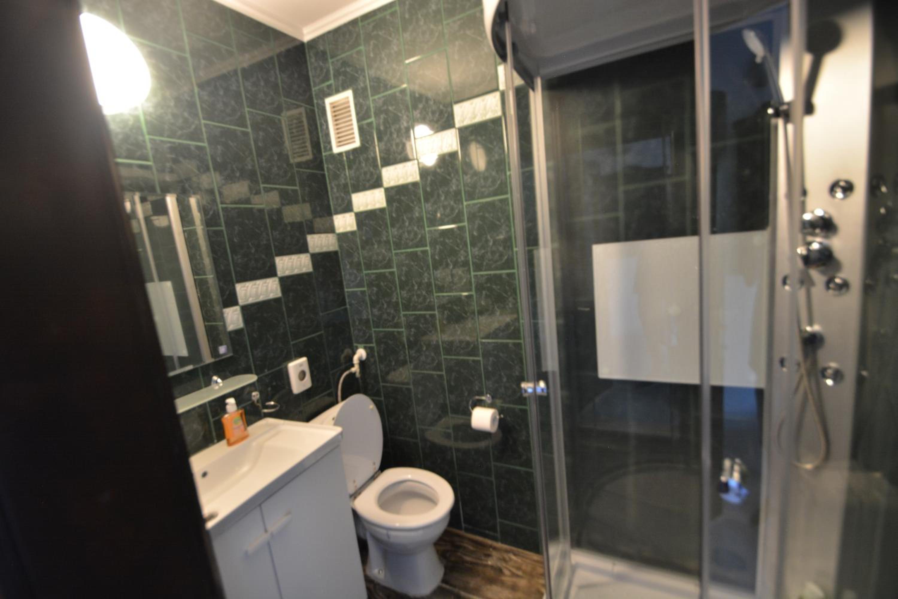 Double Room - Photo 8