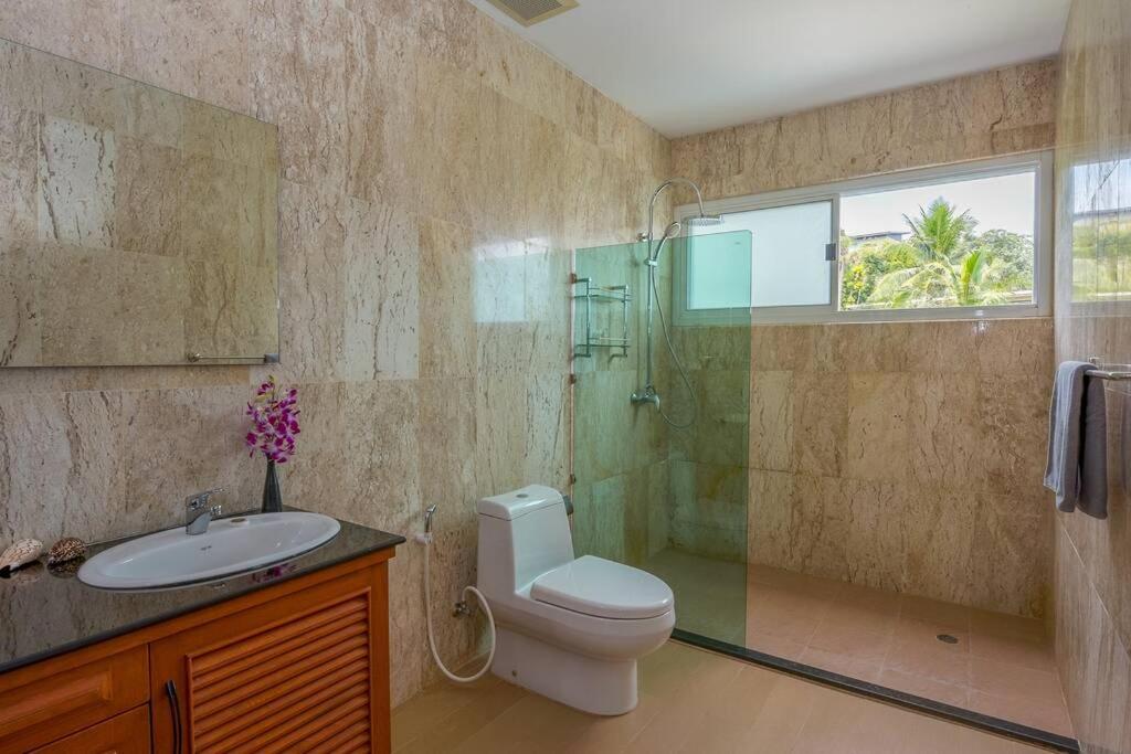 Three-Bedroom Villa photo 2