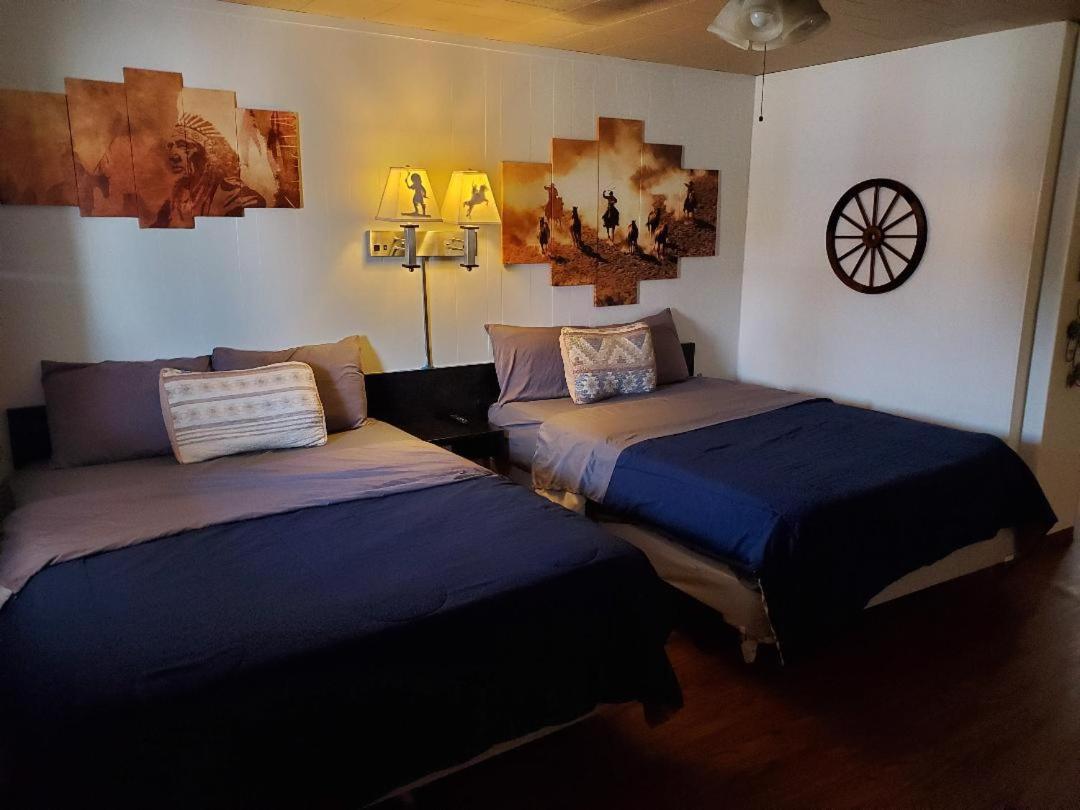 Deluxe Queen Room with Two Queen Beds photo 1
