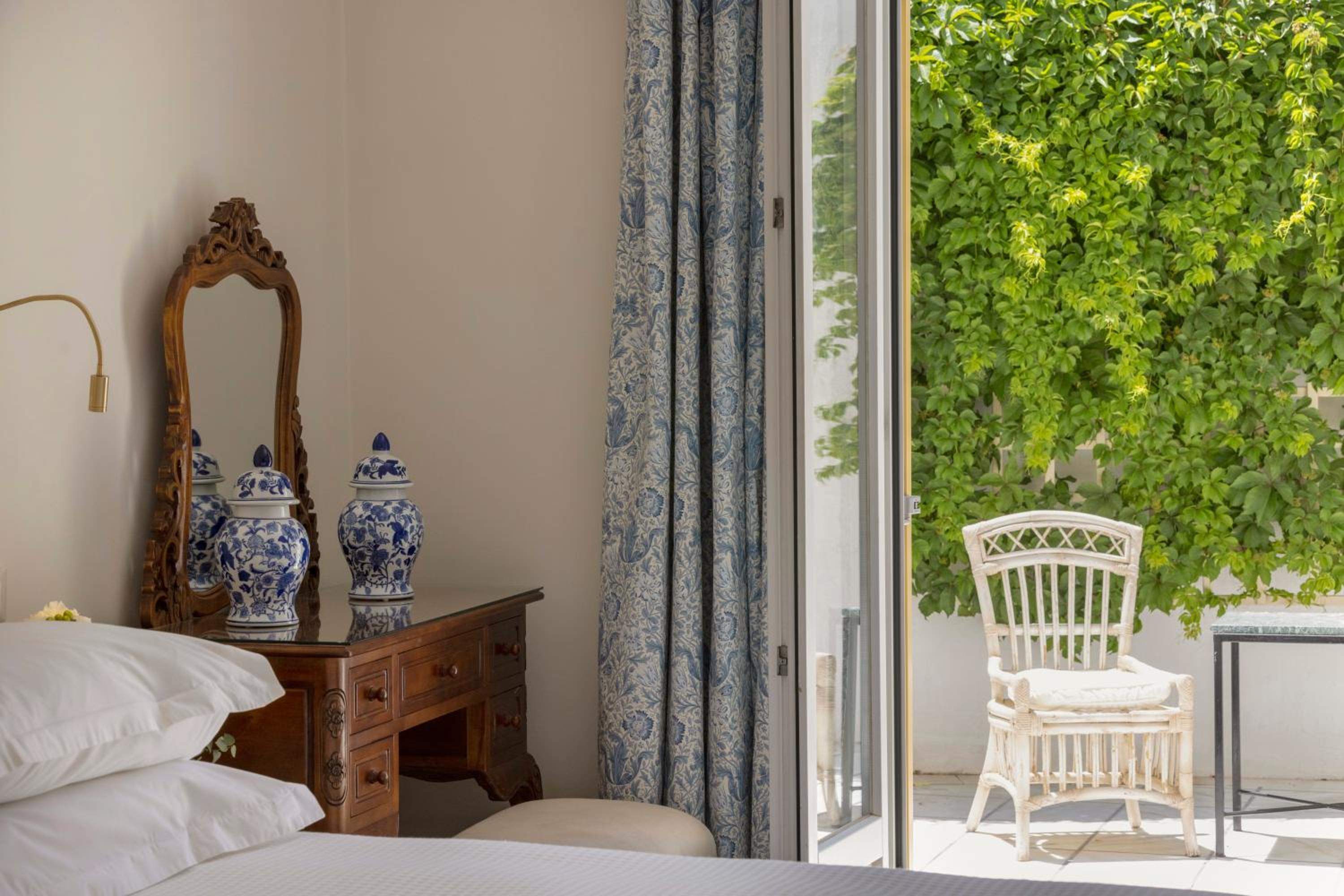 Standard Twin Room - Photo 21