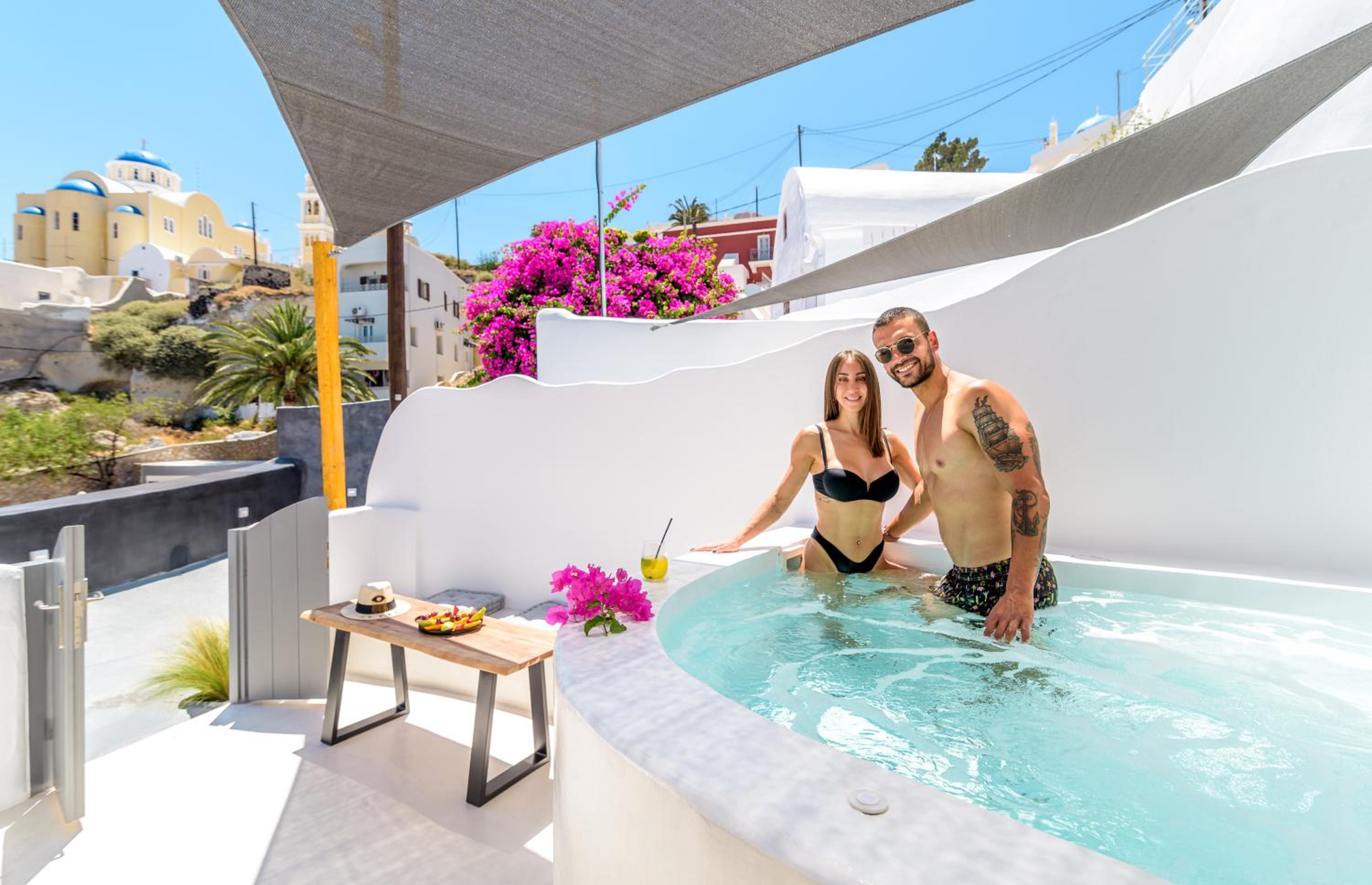 Grand Suite with Outdoor Hot Tub - Photo 6