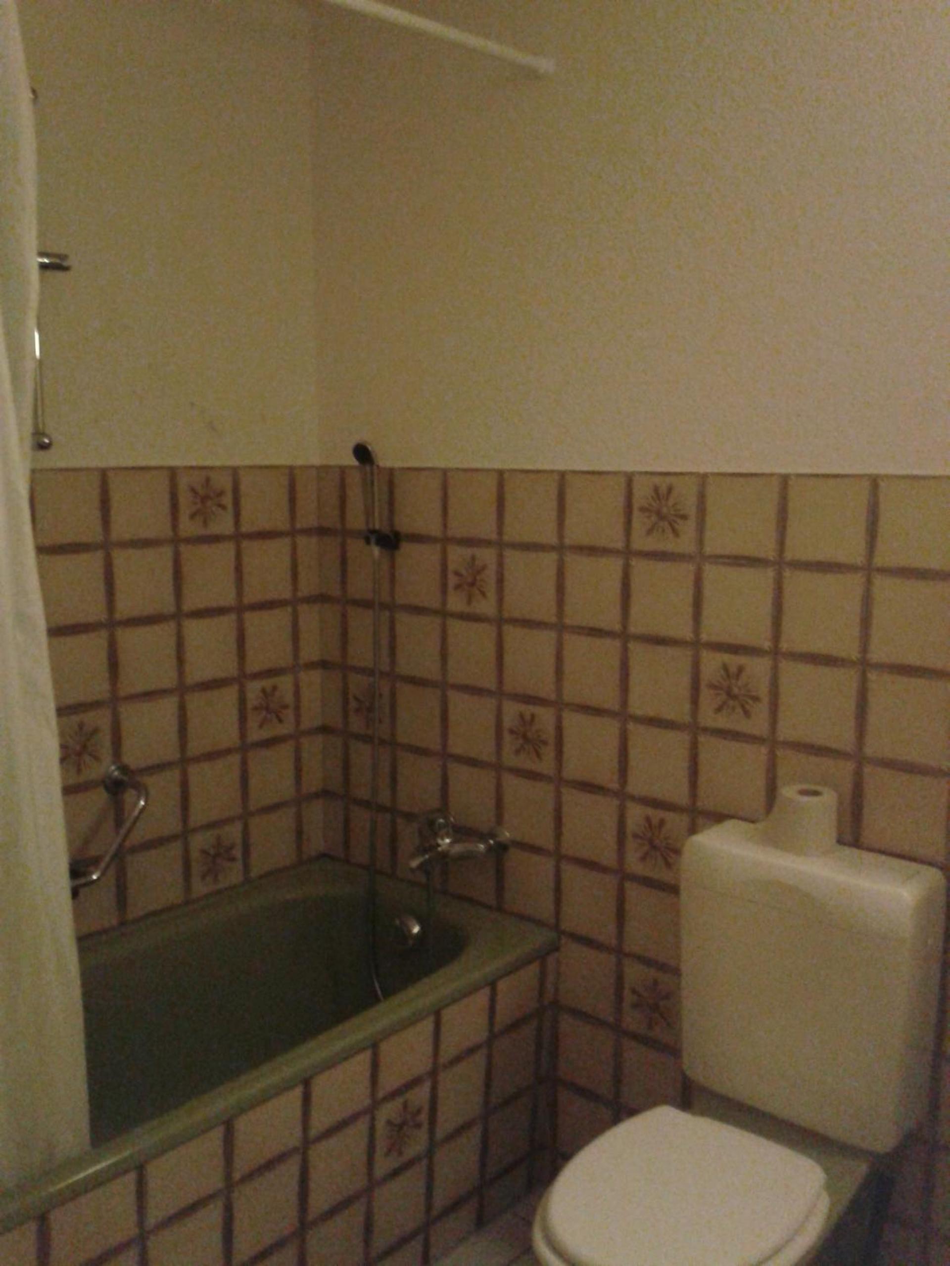 Twin Room with Shared Bathroom photo 2