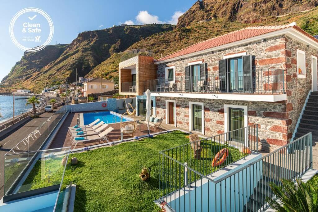 Three-Bedroom Villa photo 3