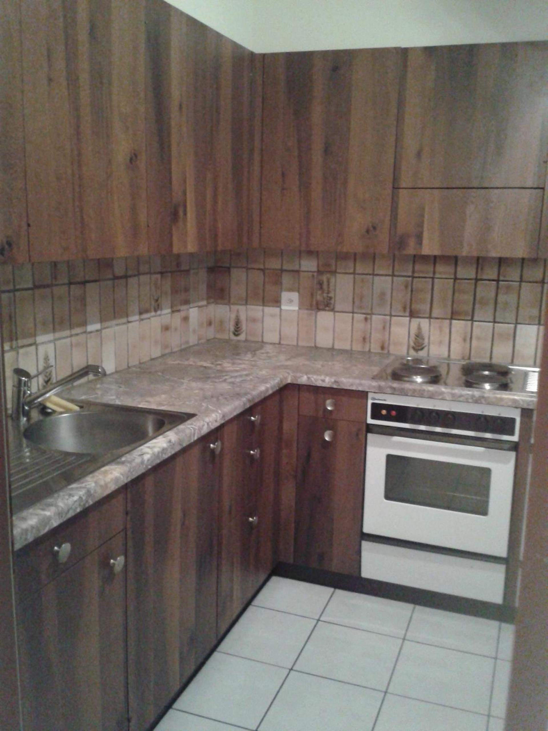 Twin Room with Shared Bathroom photo 3