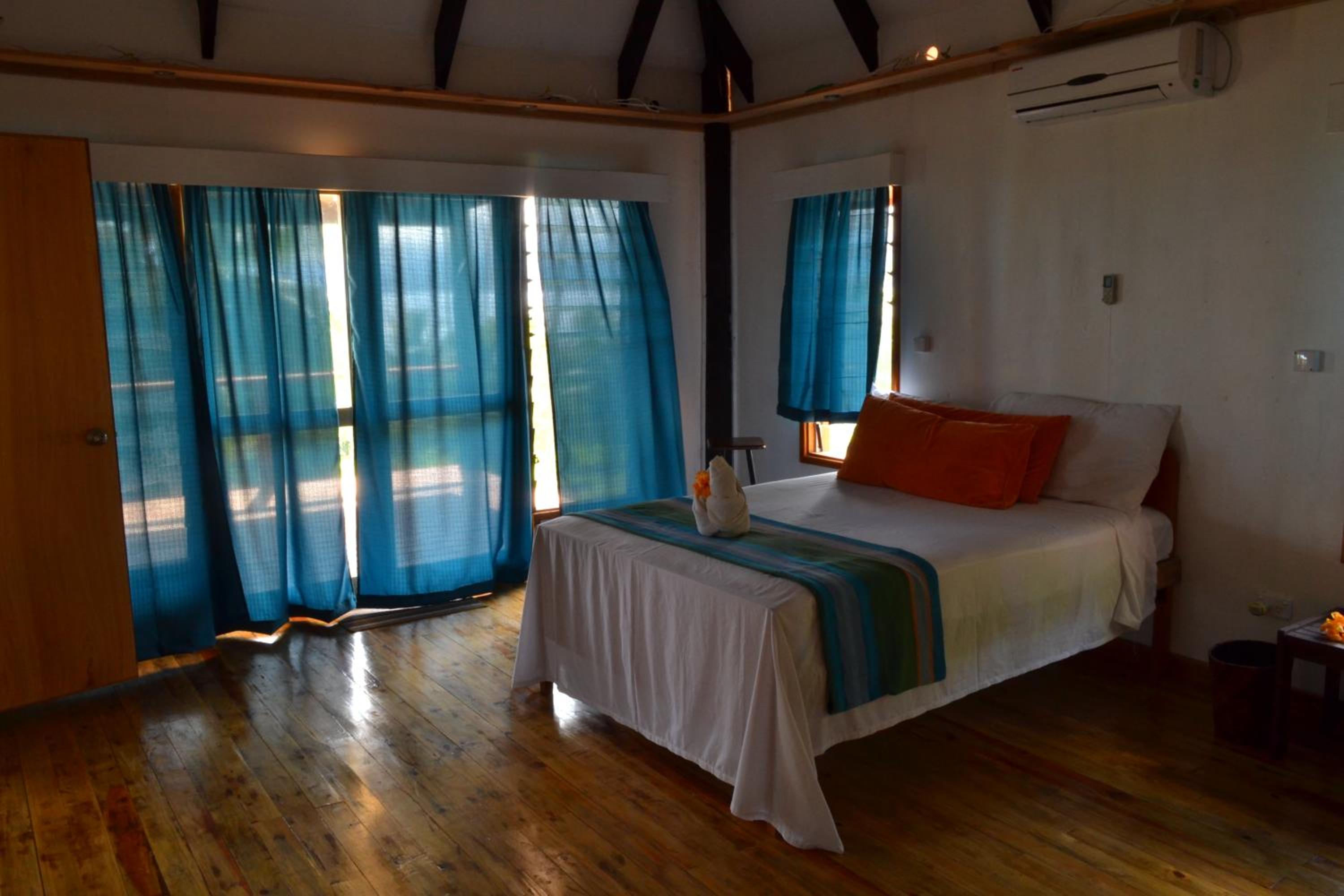 Three-Bedroom Villa photo 1