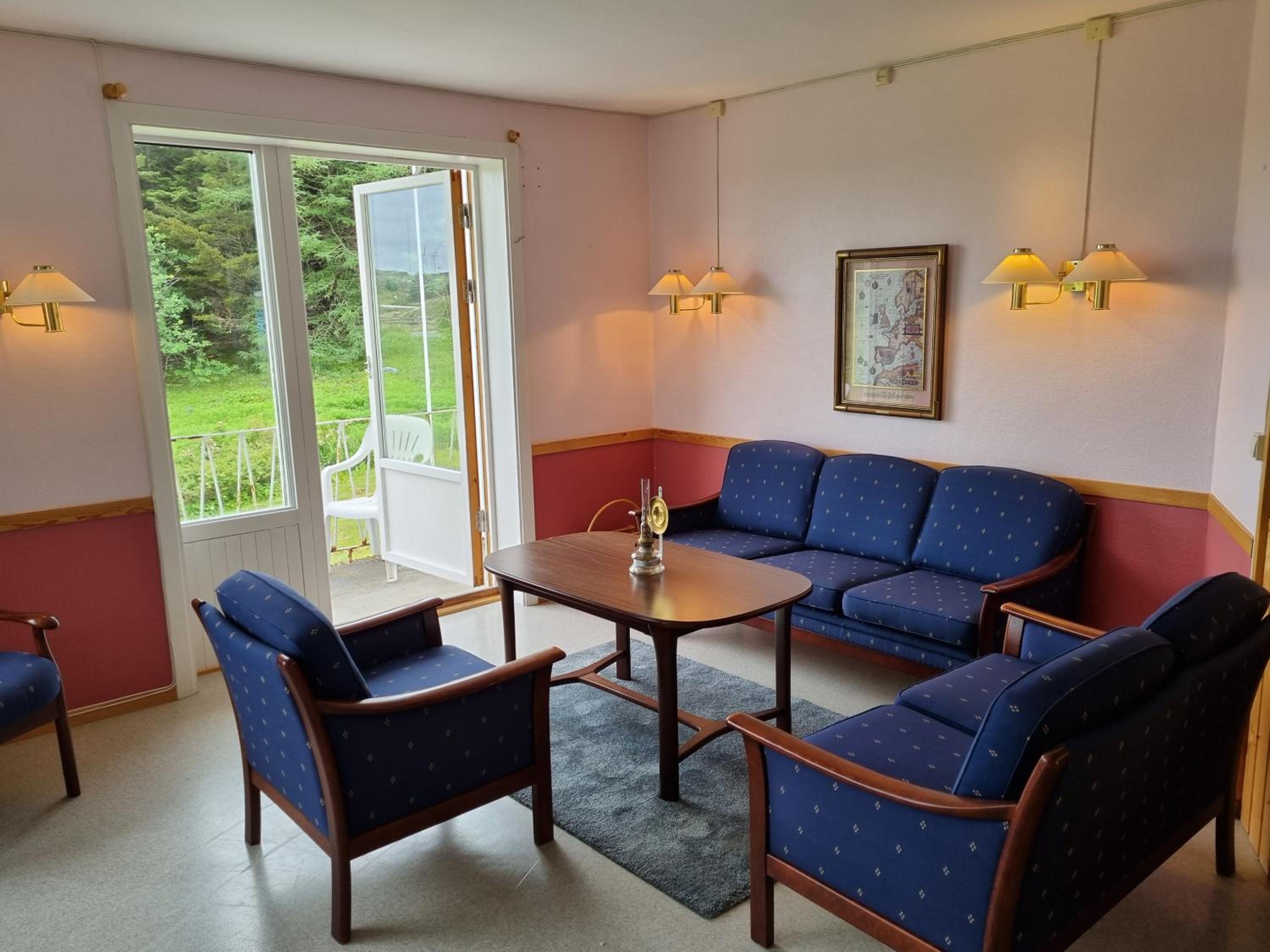 One-Bedroom Apartment - Photo 15