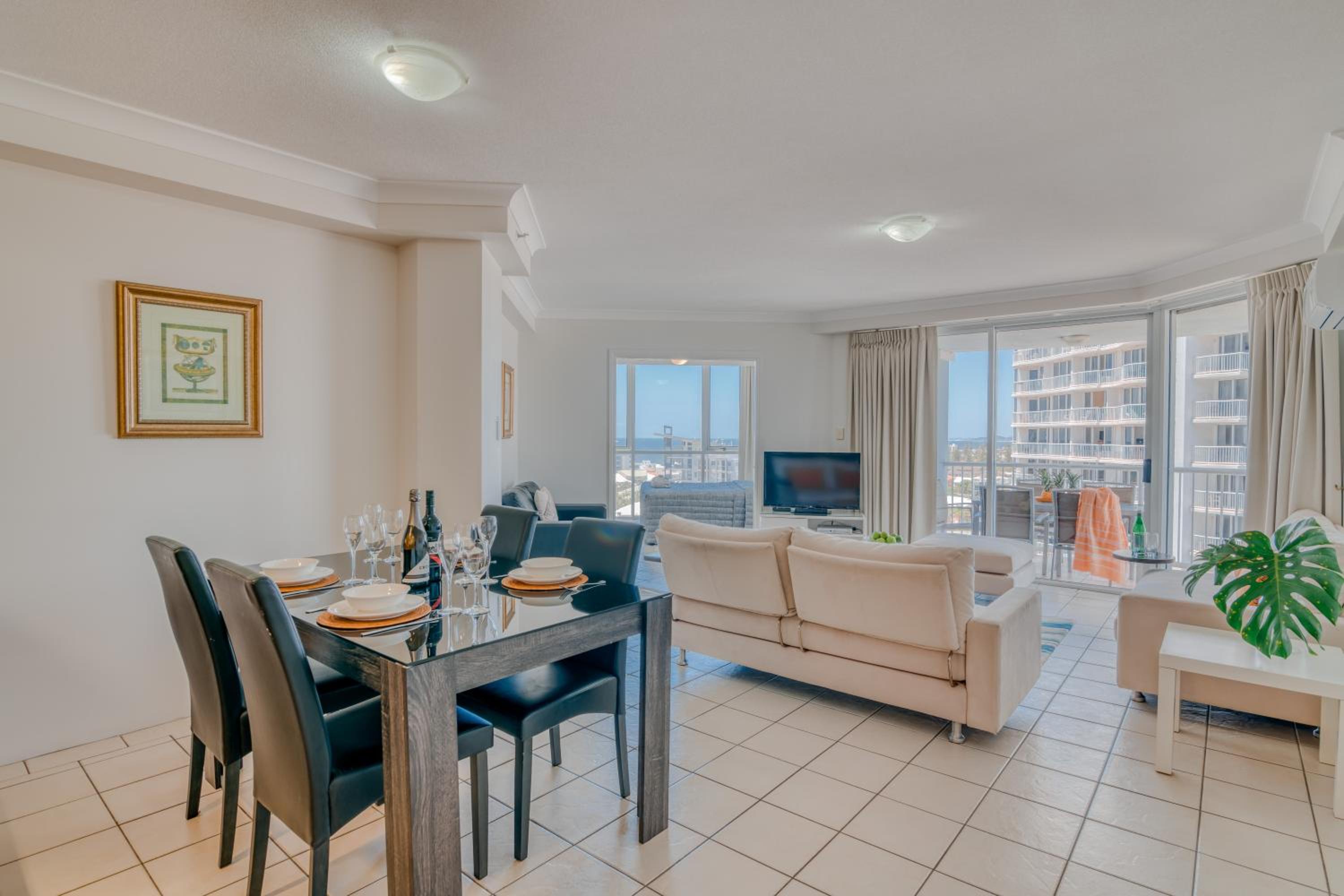 Superior Three Bedroom Apartment with Ocean View