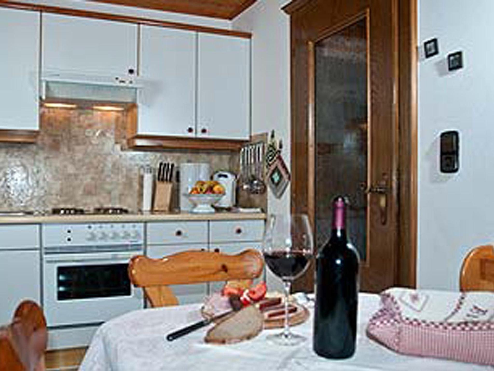 One-Bedroom Apartment With Balcony photo 3
