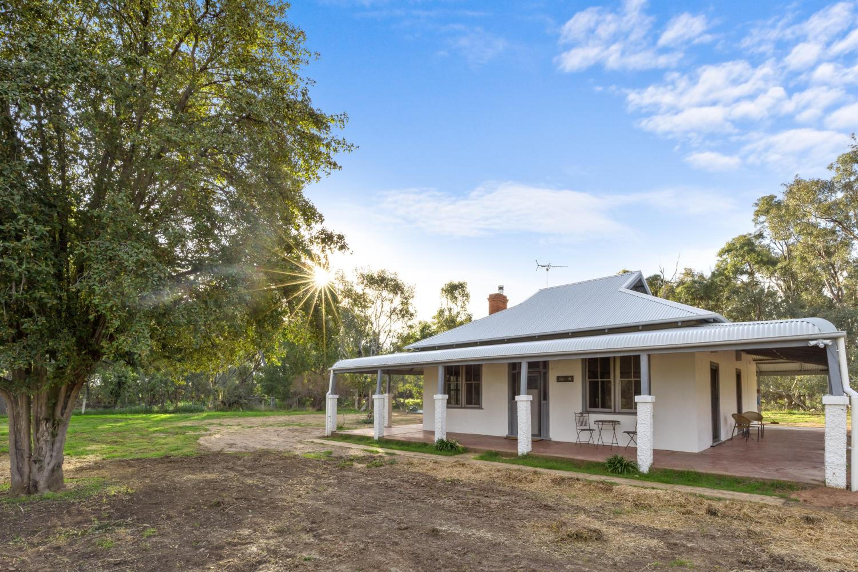 Family Bungalow photo 2