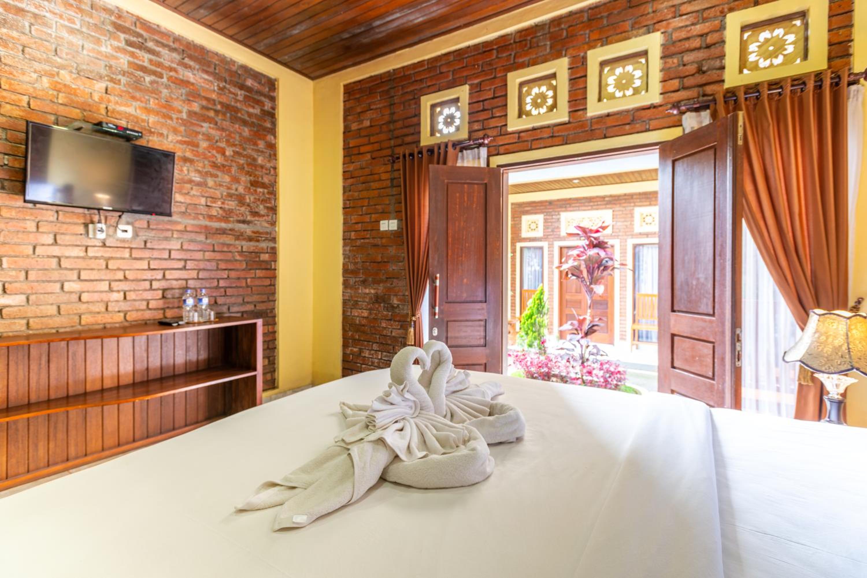 Deluxe Room - Photo 1