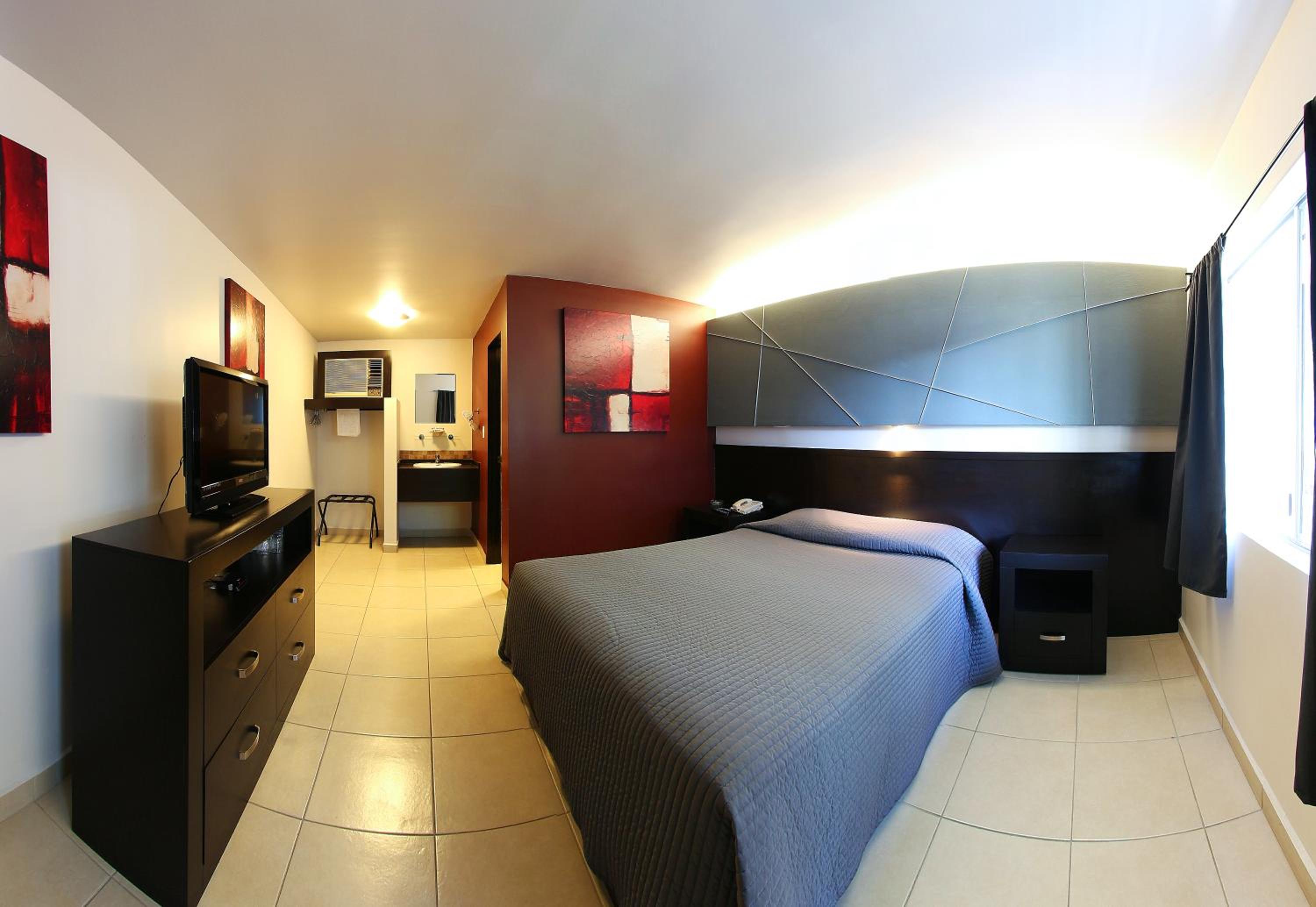 Standard Queen Room photo 2