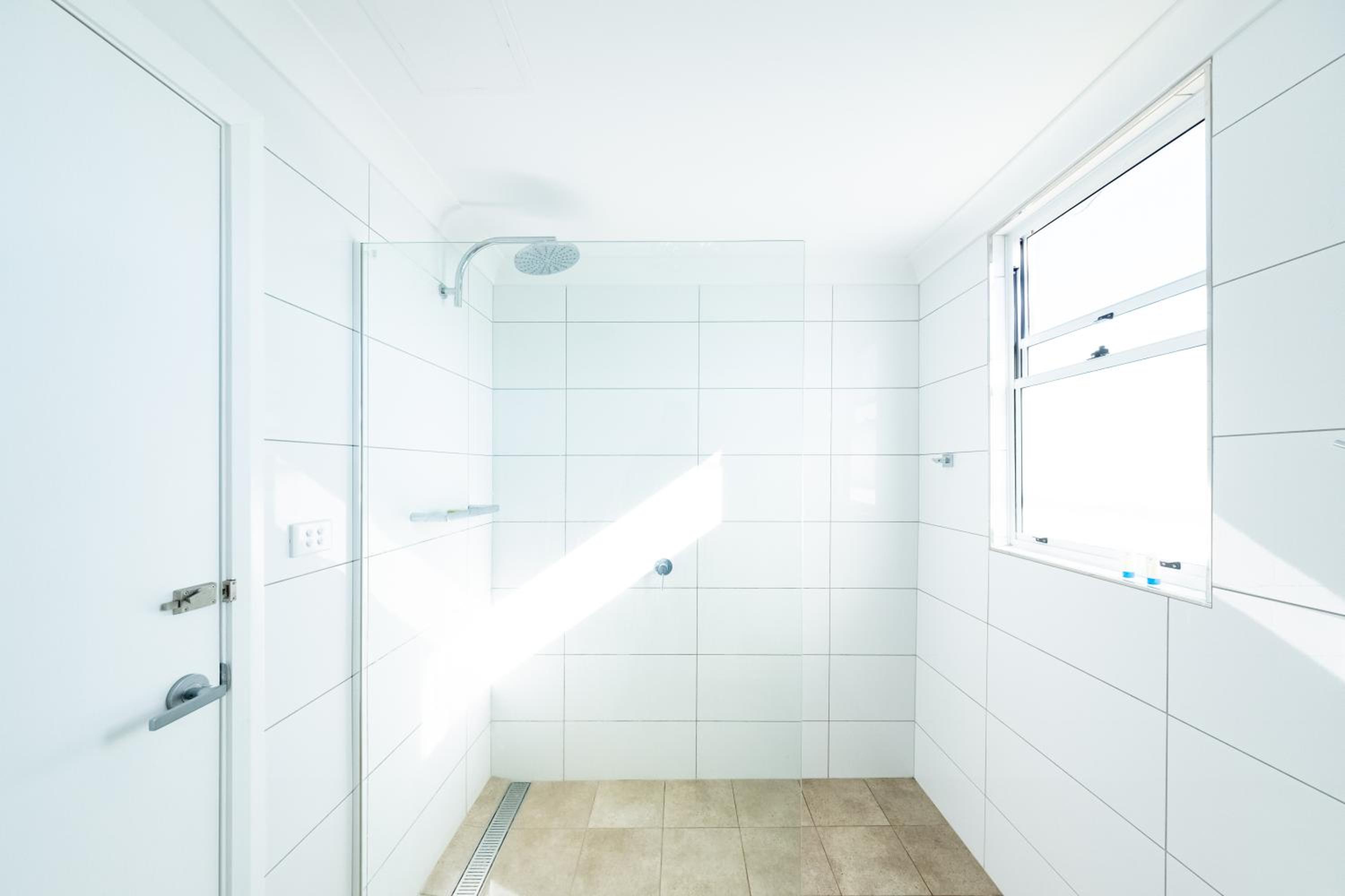 Single Room with Shared Bathroom photo 3