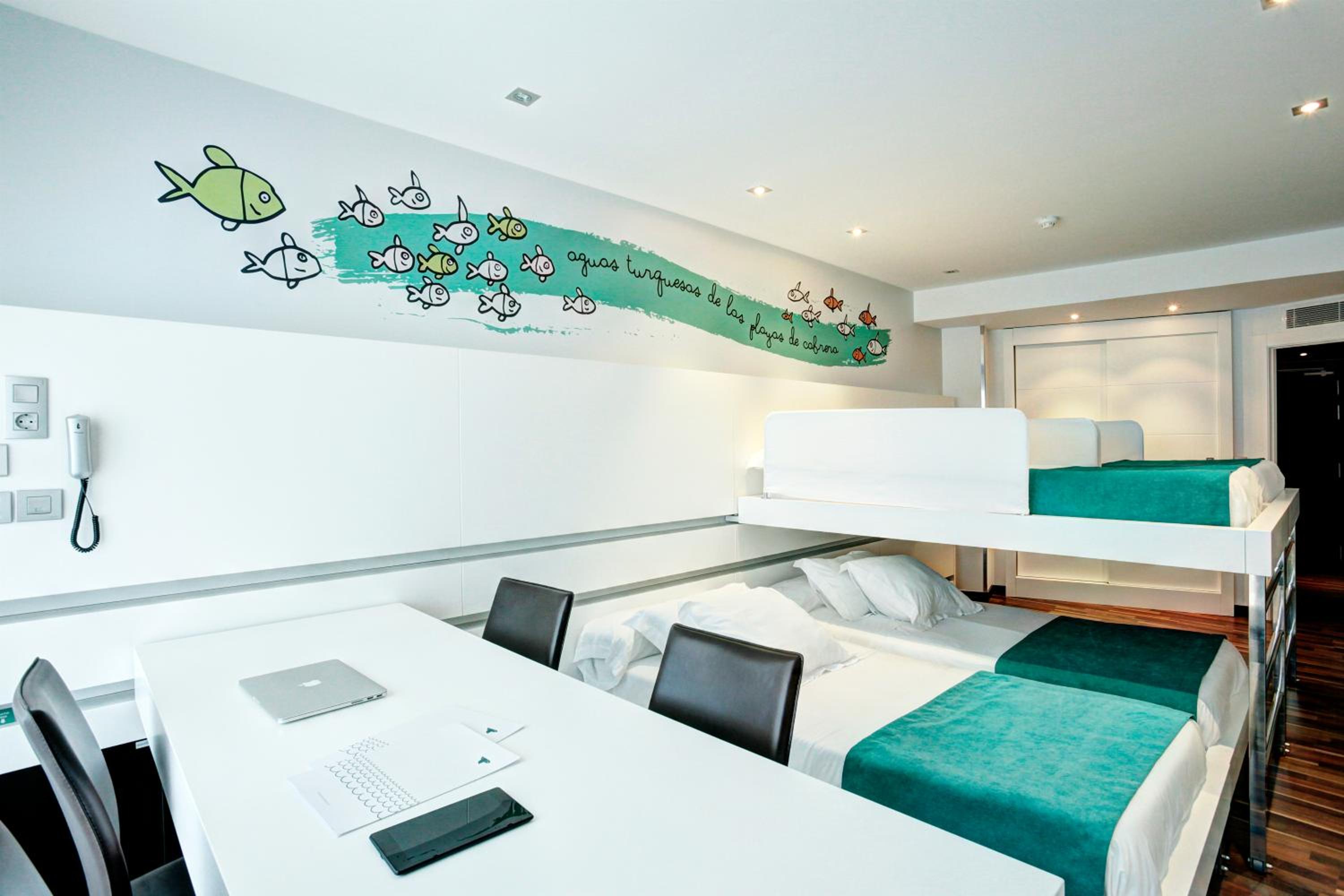 Quadruple Room with Sea View