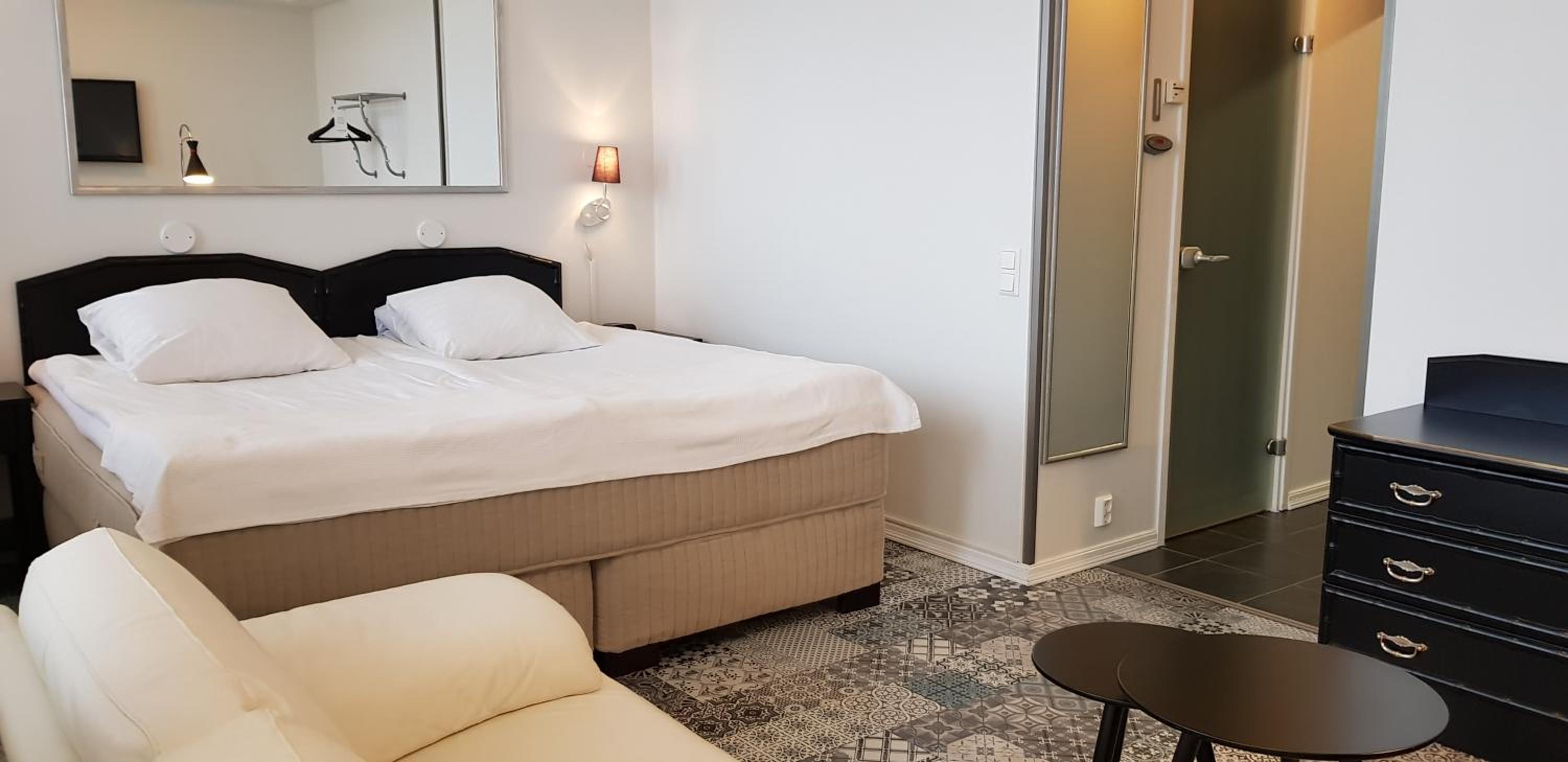 King Room with Sauna - Photo 10