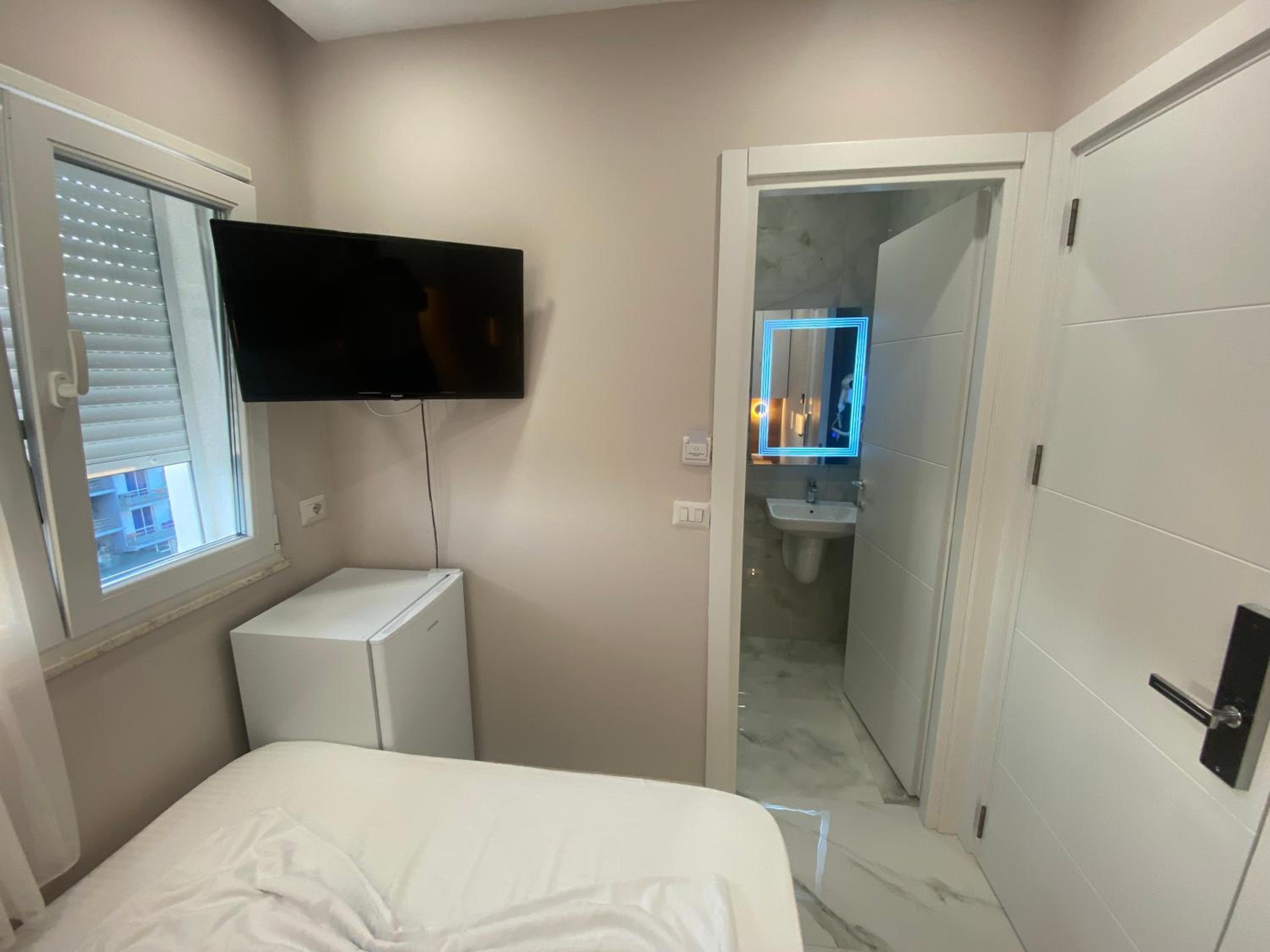Double Room with Private Bathroom photo 1