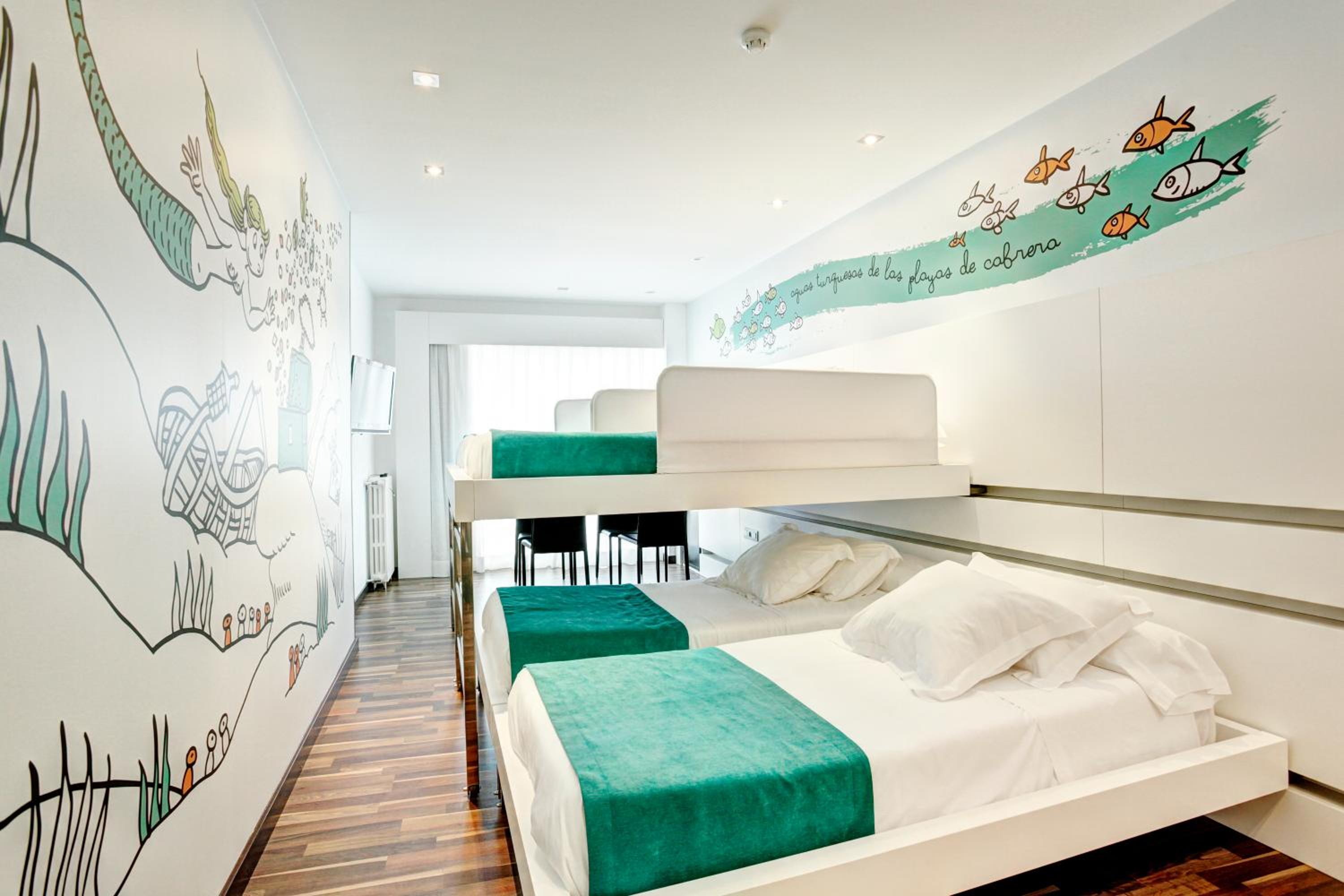 Quadruple Room with Sea View