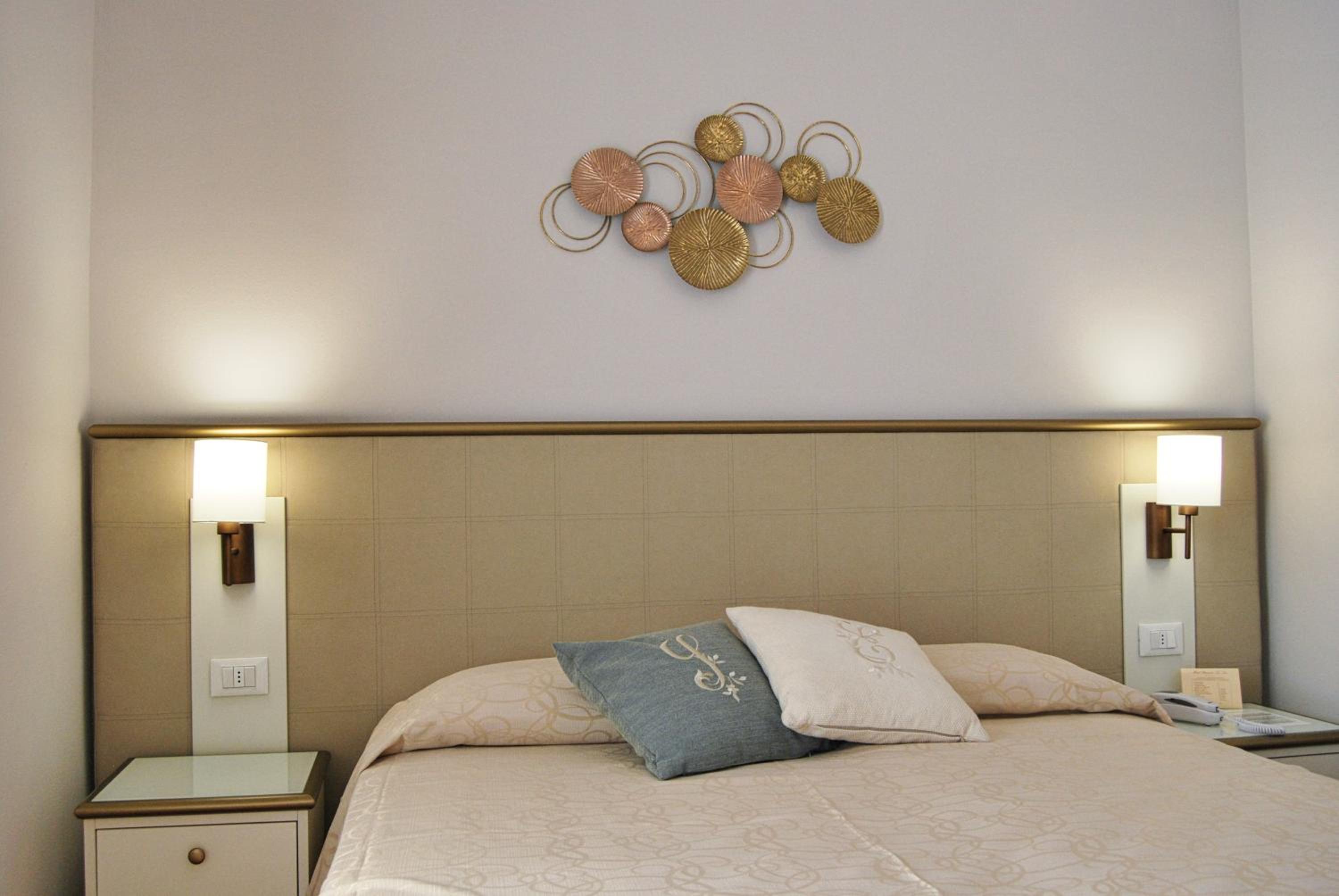 Superior Double or Twin Room - Photo 7