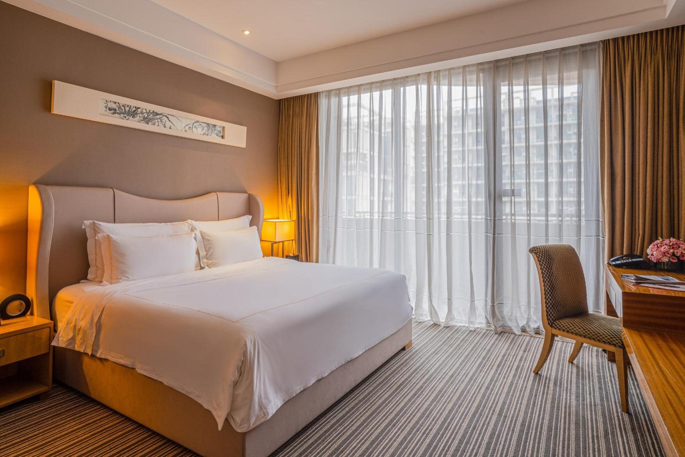 Executive King Room with Balcony and Lounge Access