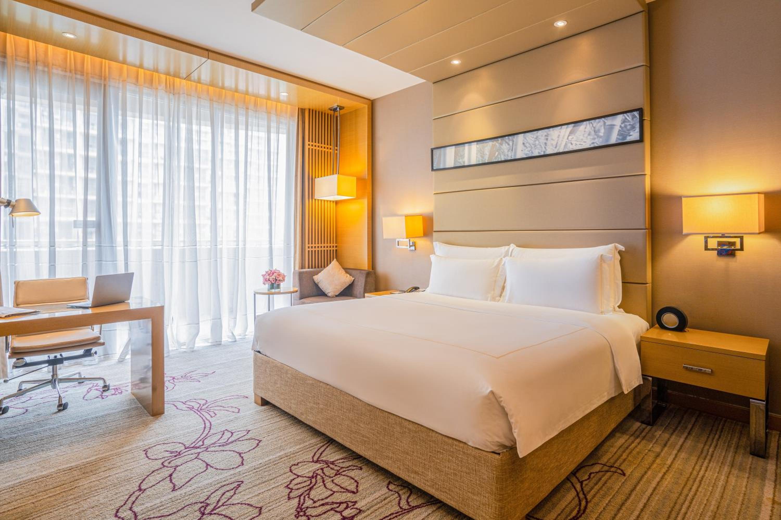Superior King Suite