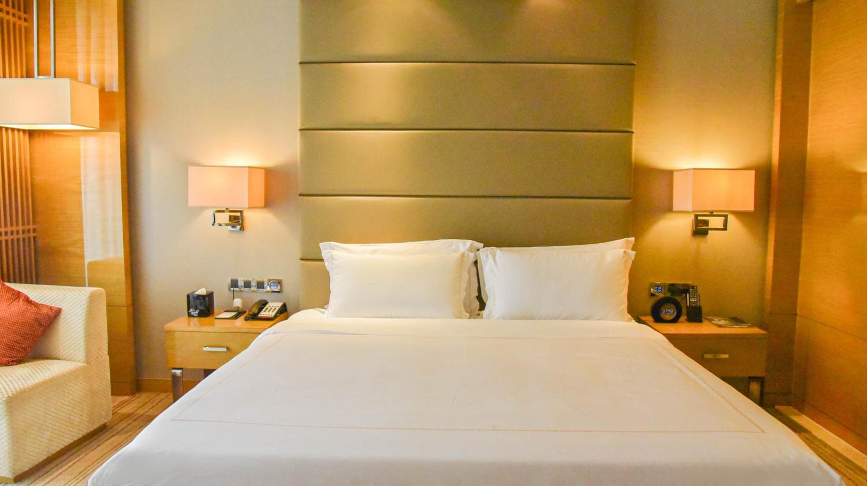 Superior King Suite photo 2