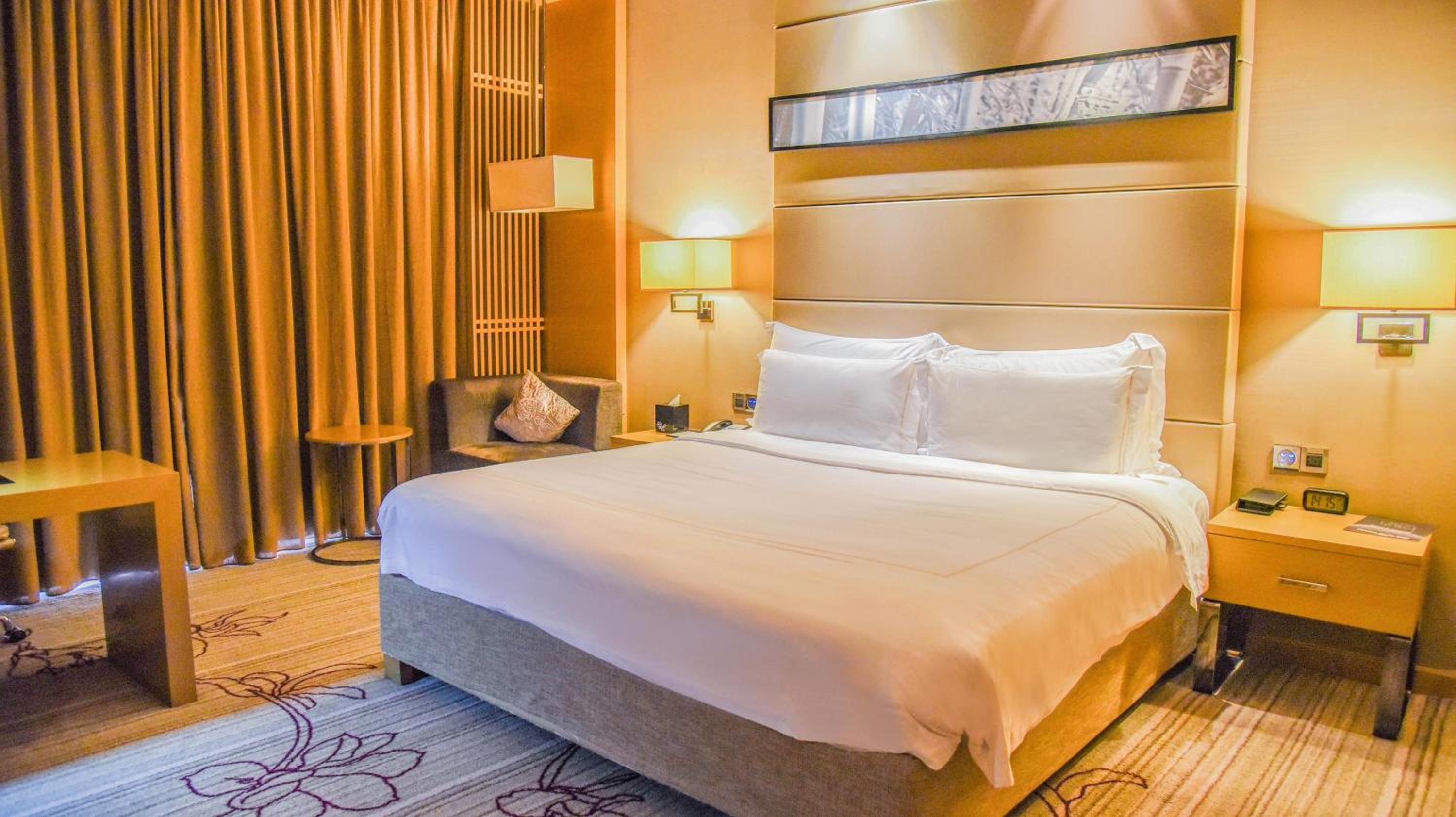 Superior King Suite photo 3