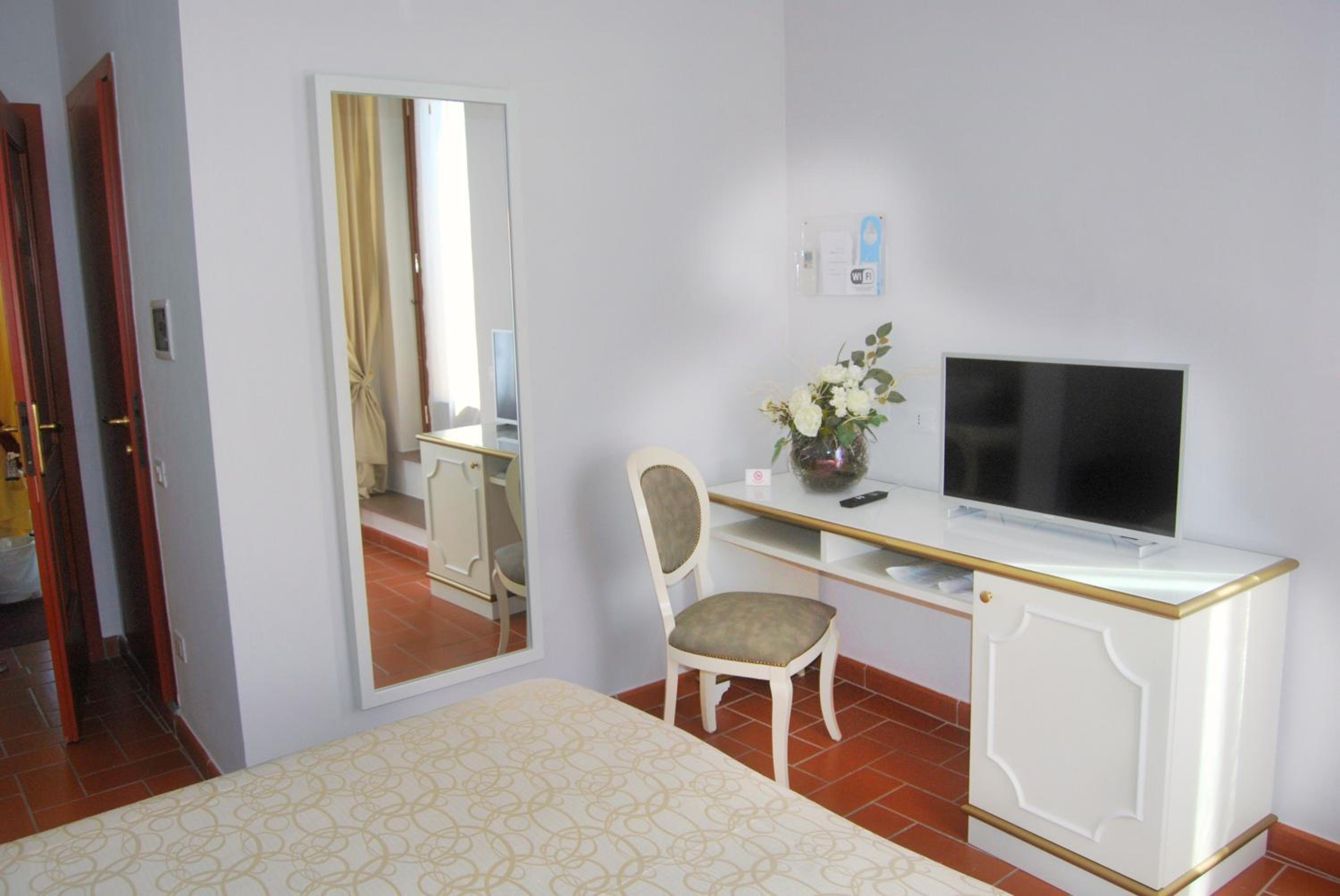 Superior Double or Twin Room - Photo 1
