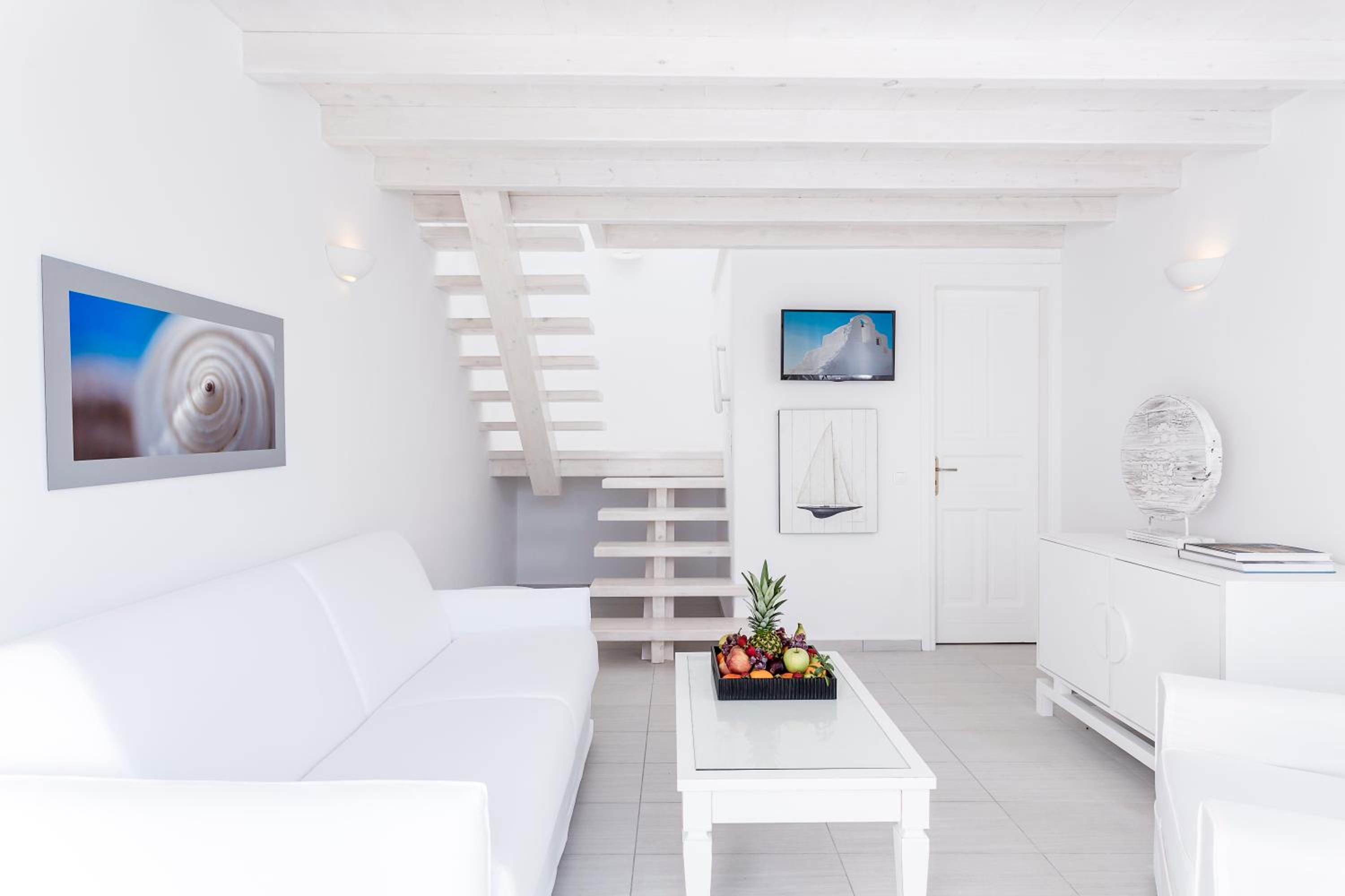 Suite with Sea View - Photo 8