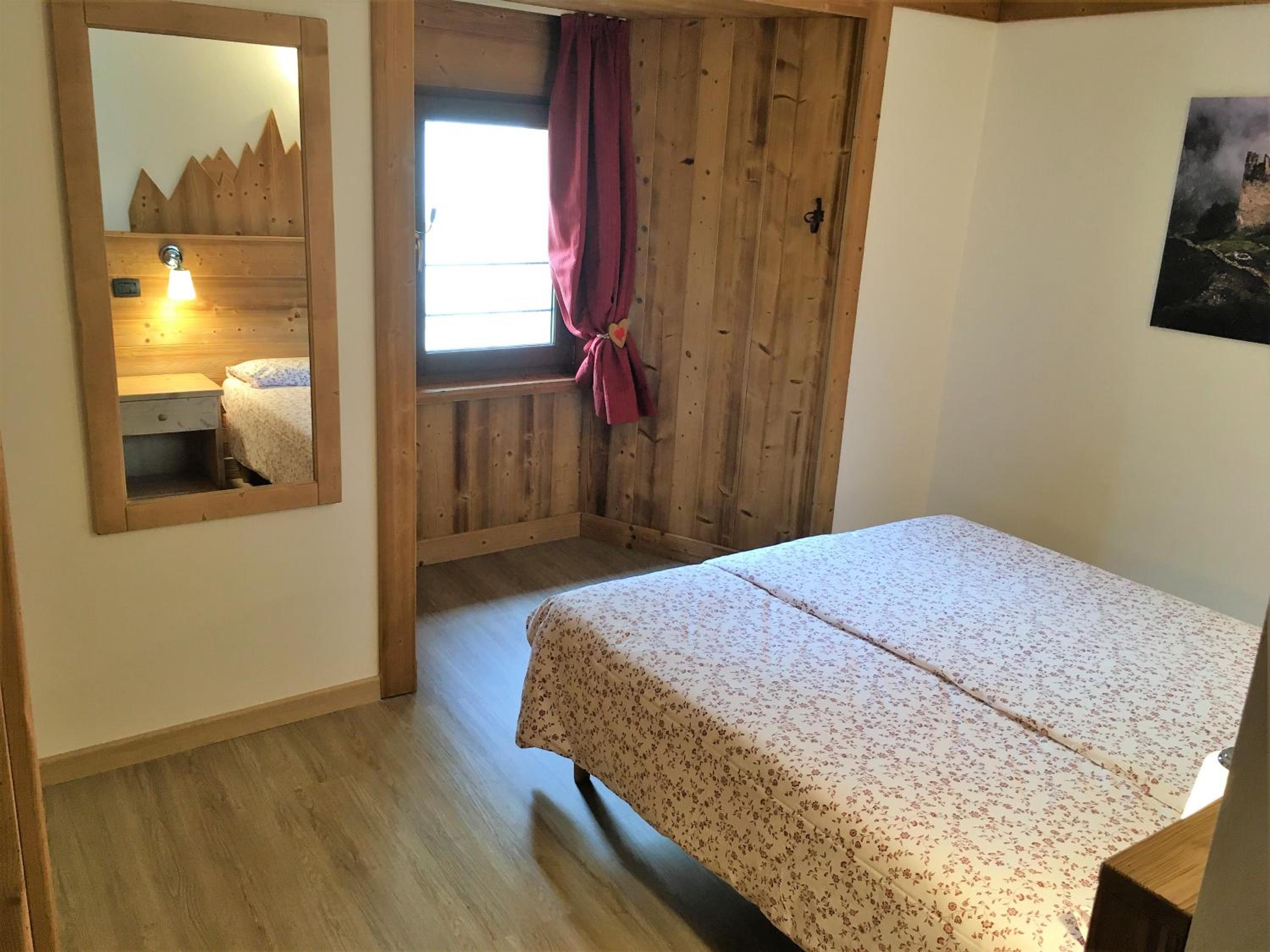 One-Bedroom Apartment with Mountain View photo 1