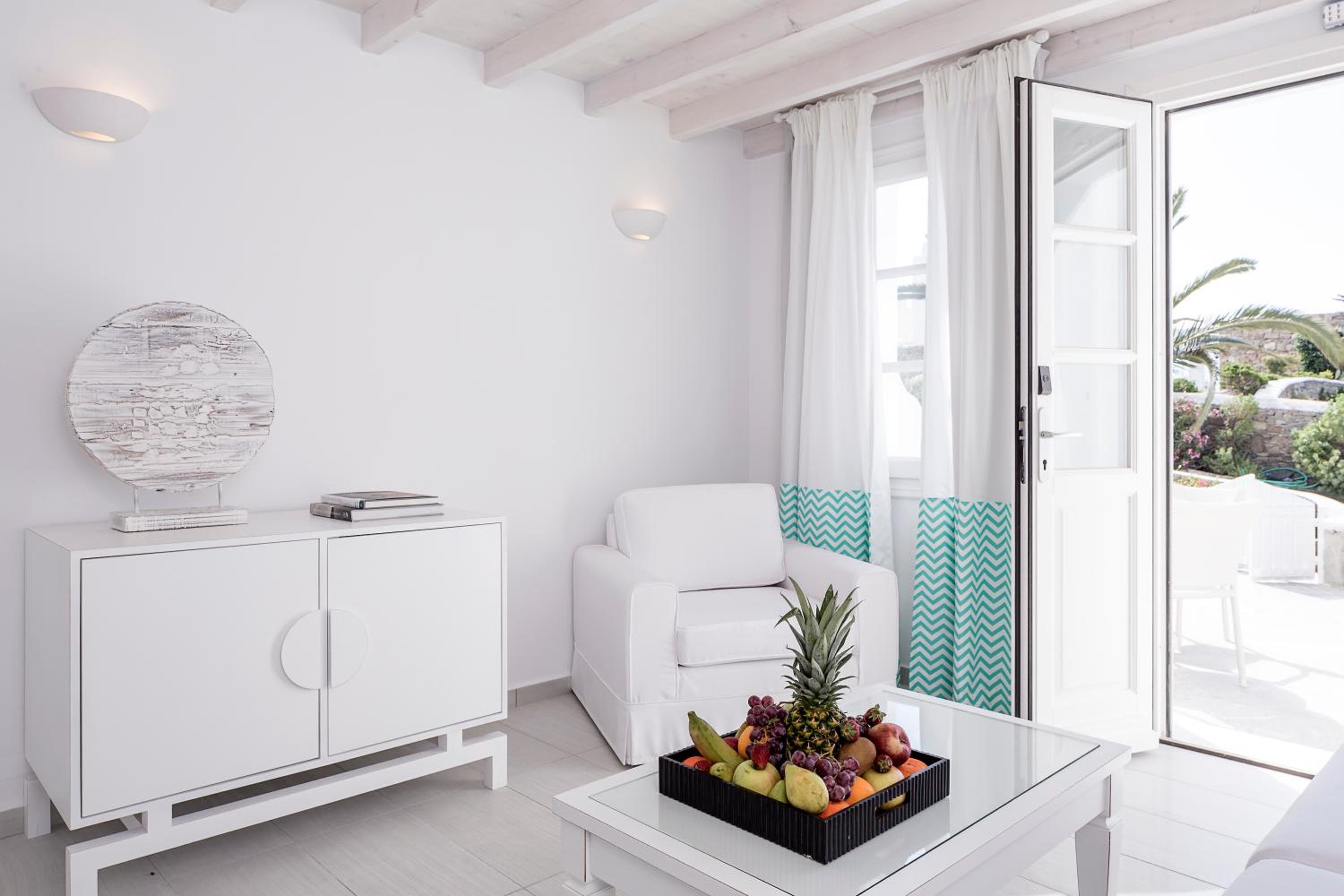 Suite with Sea View - Photo 4