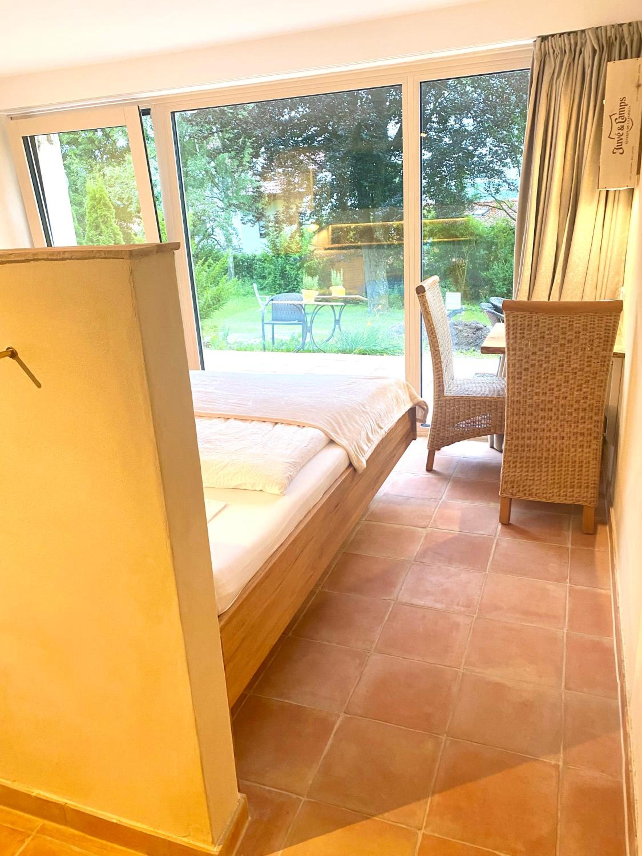 King Room with Garden View - Photo 7