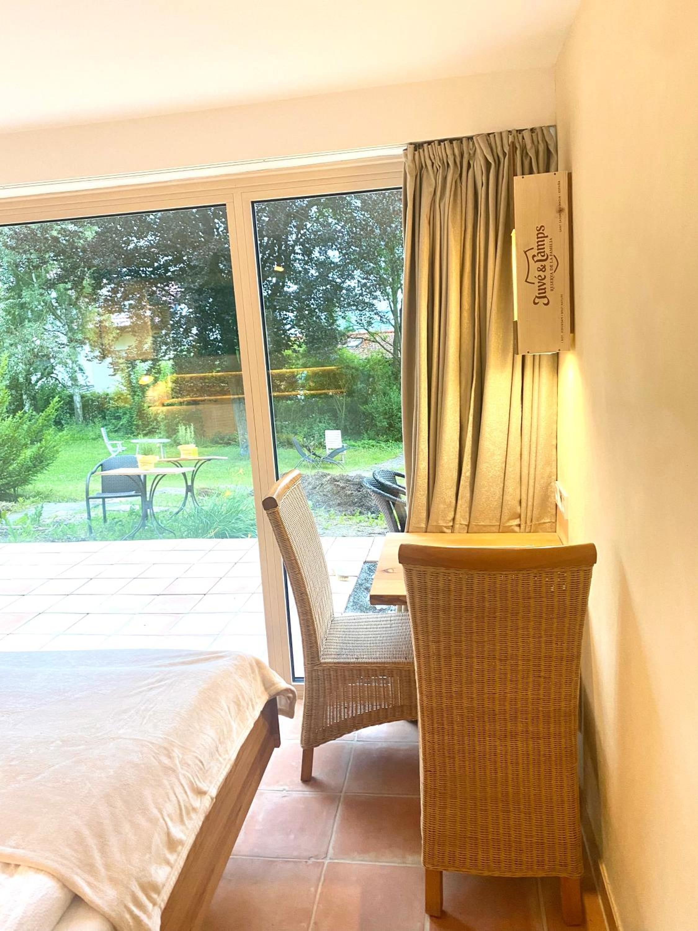 King Room with Garden View - Photo 3