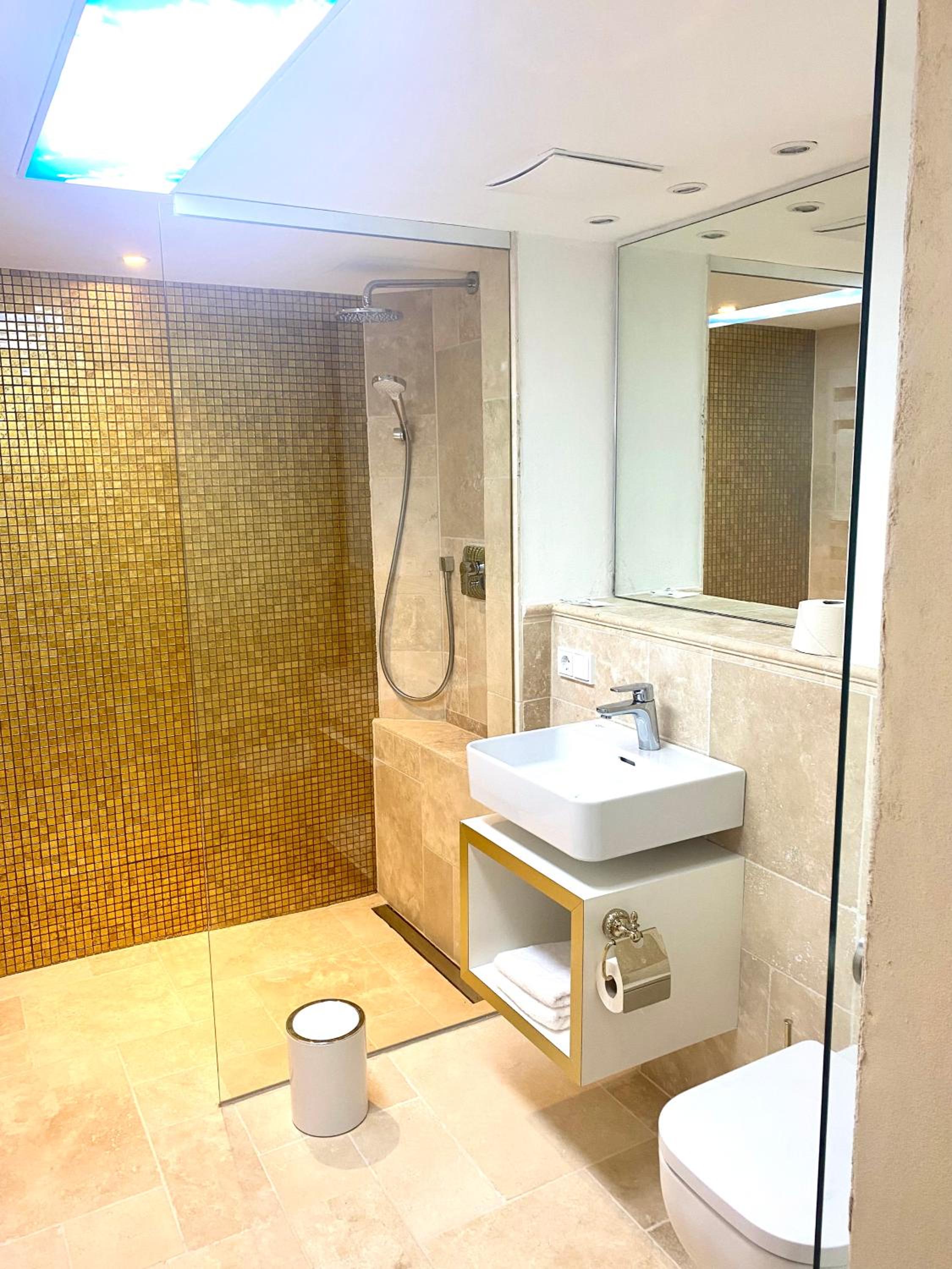 Double or Twin Room with Terrace photo 2