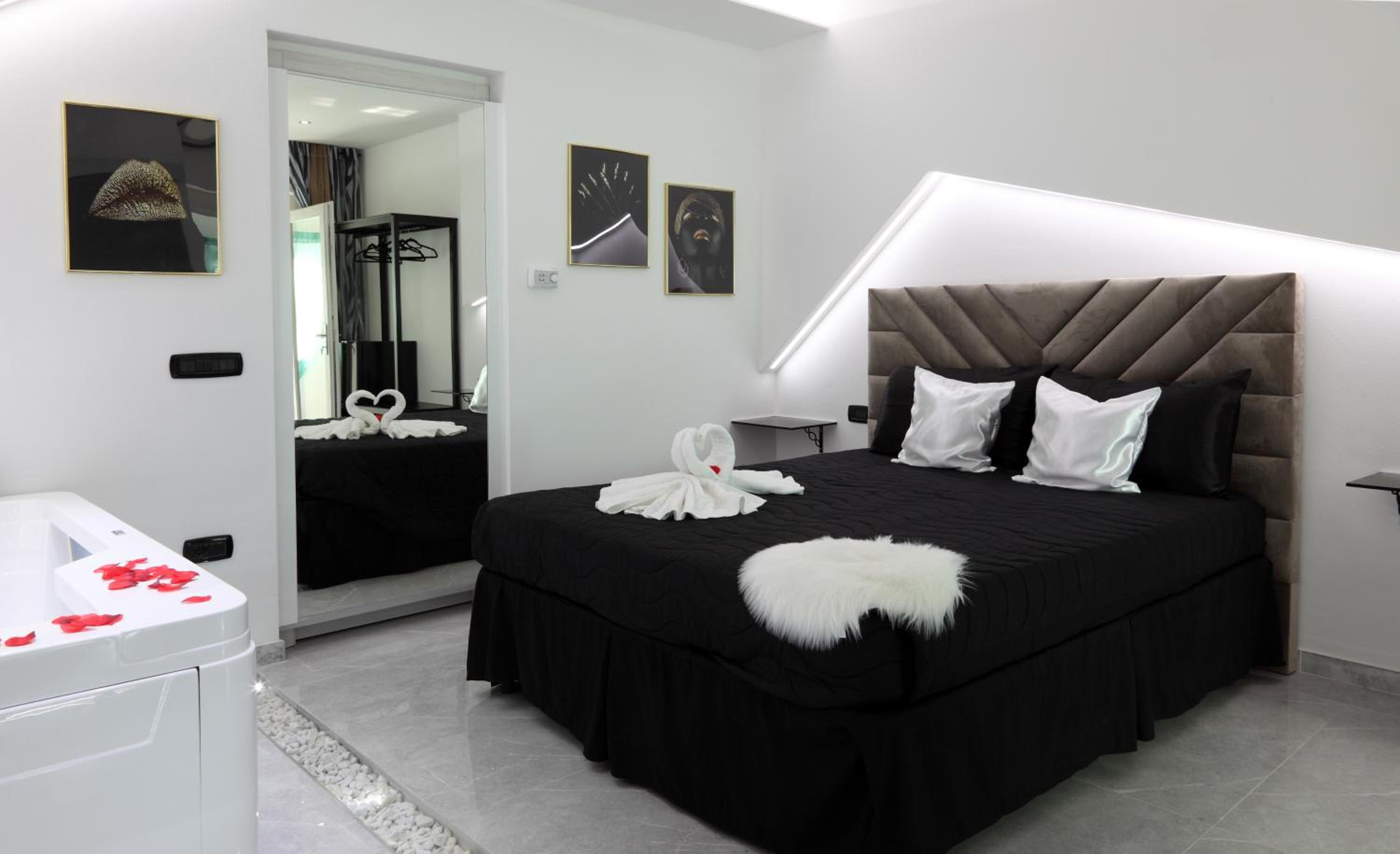 Queen Room with Spa Bath - Photo 2