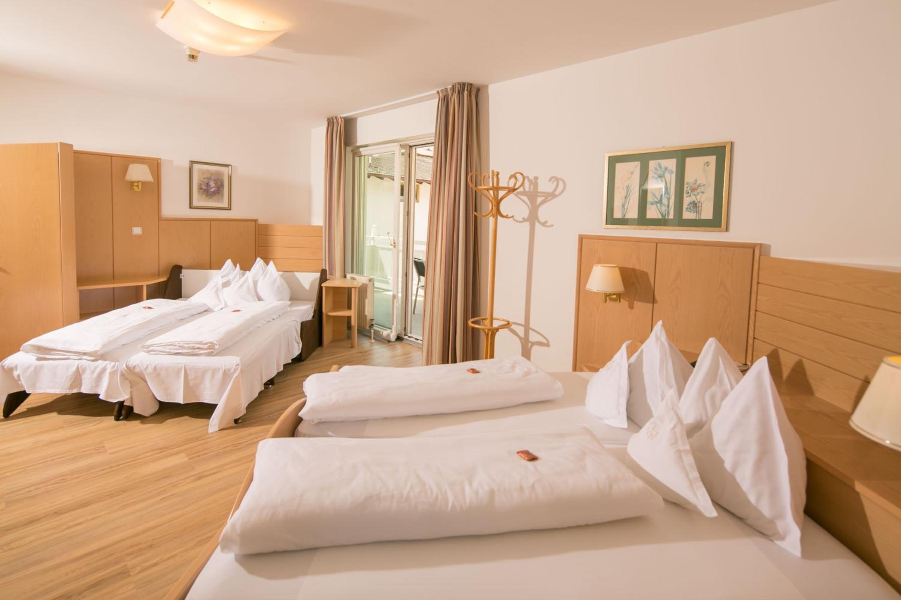 Superior Quadruple Room with Balcony