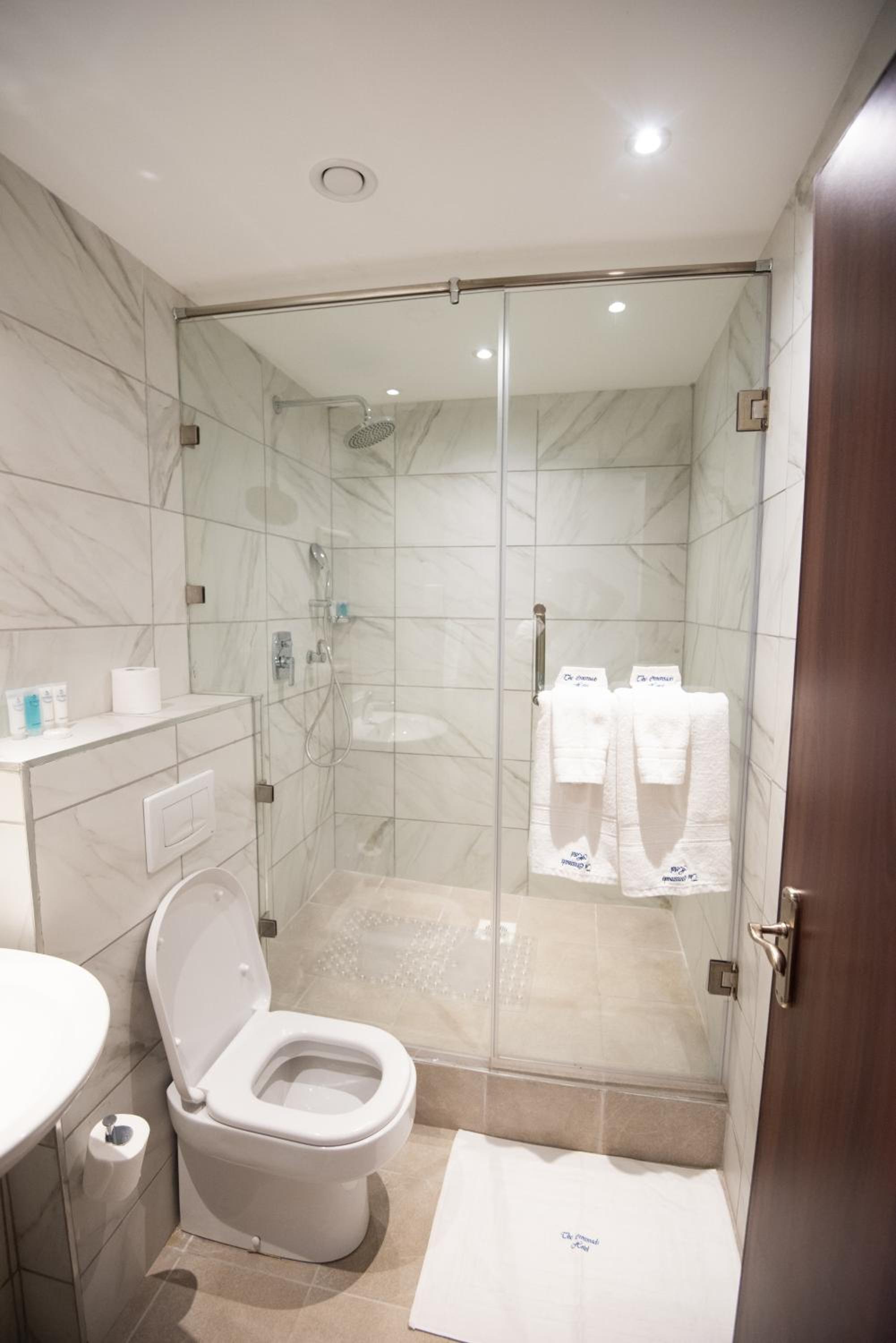 Superior King Room - Photo 8