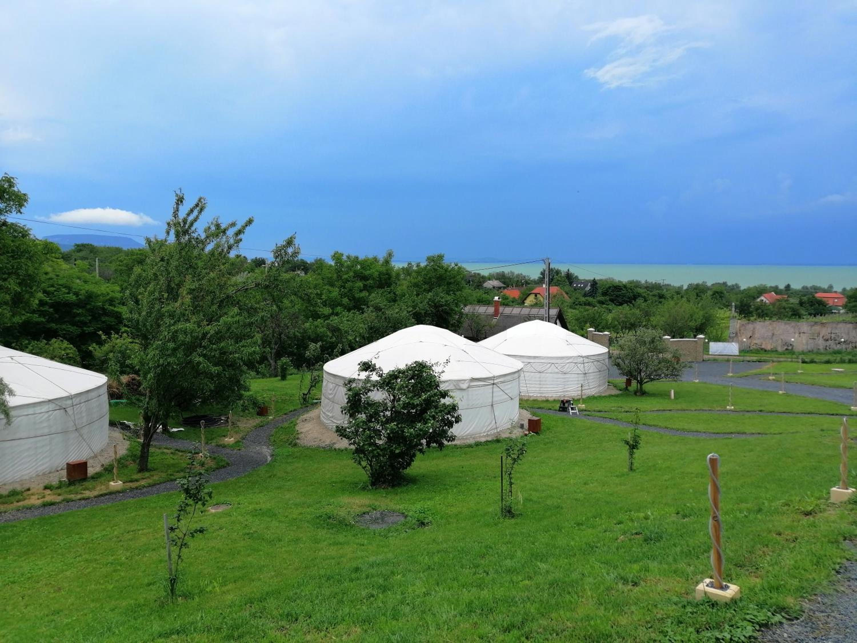 Quadruple Tent - Photo 8