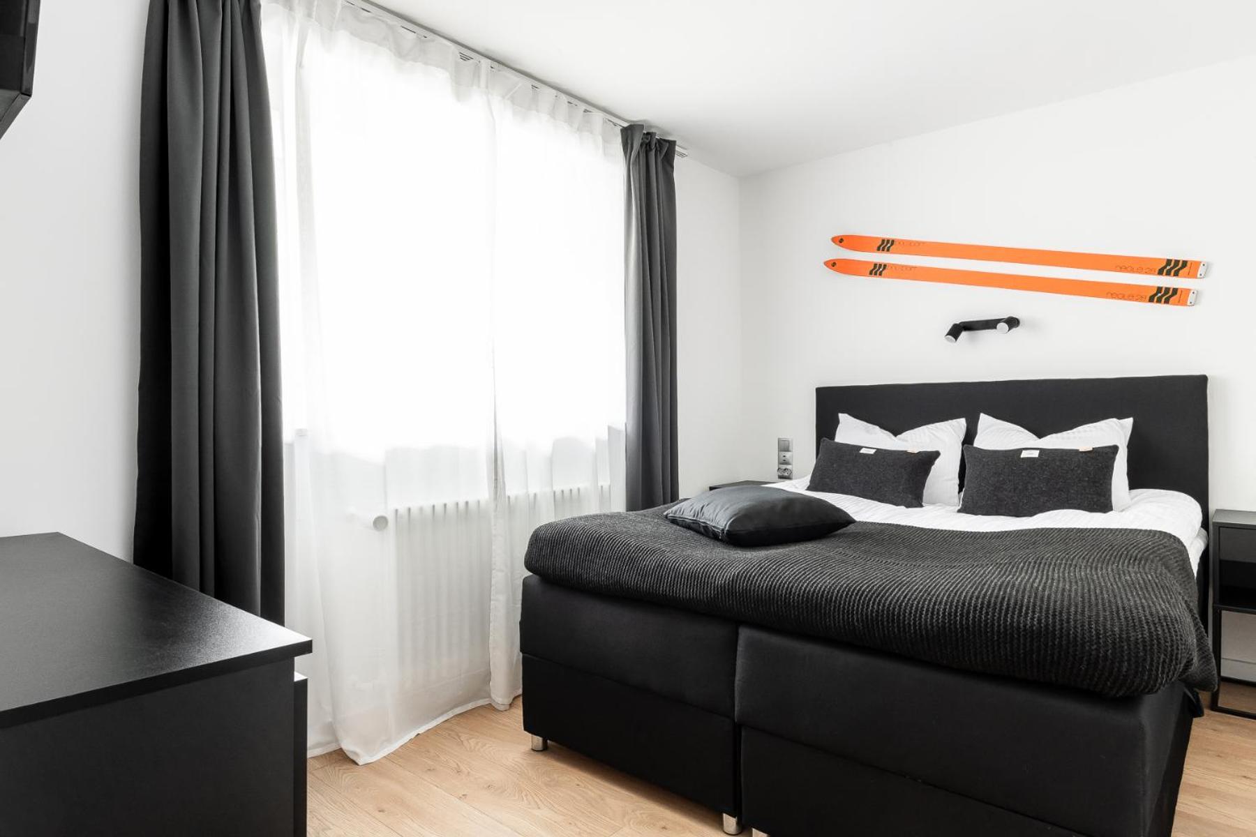 Two-Bedroom Apartment - Photo 3