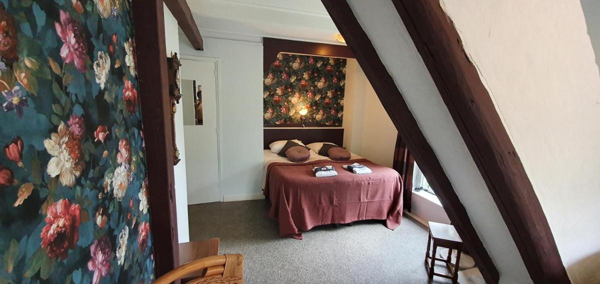 Standard Double Room photo 3