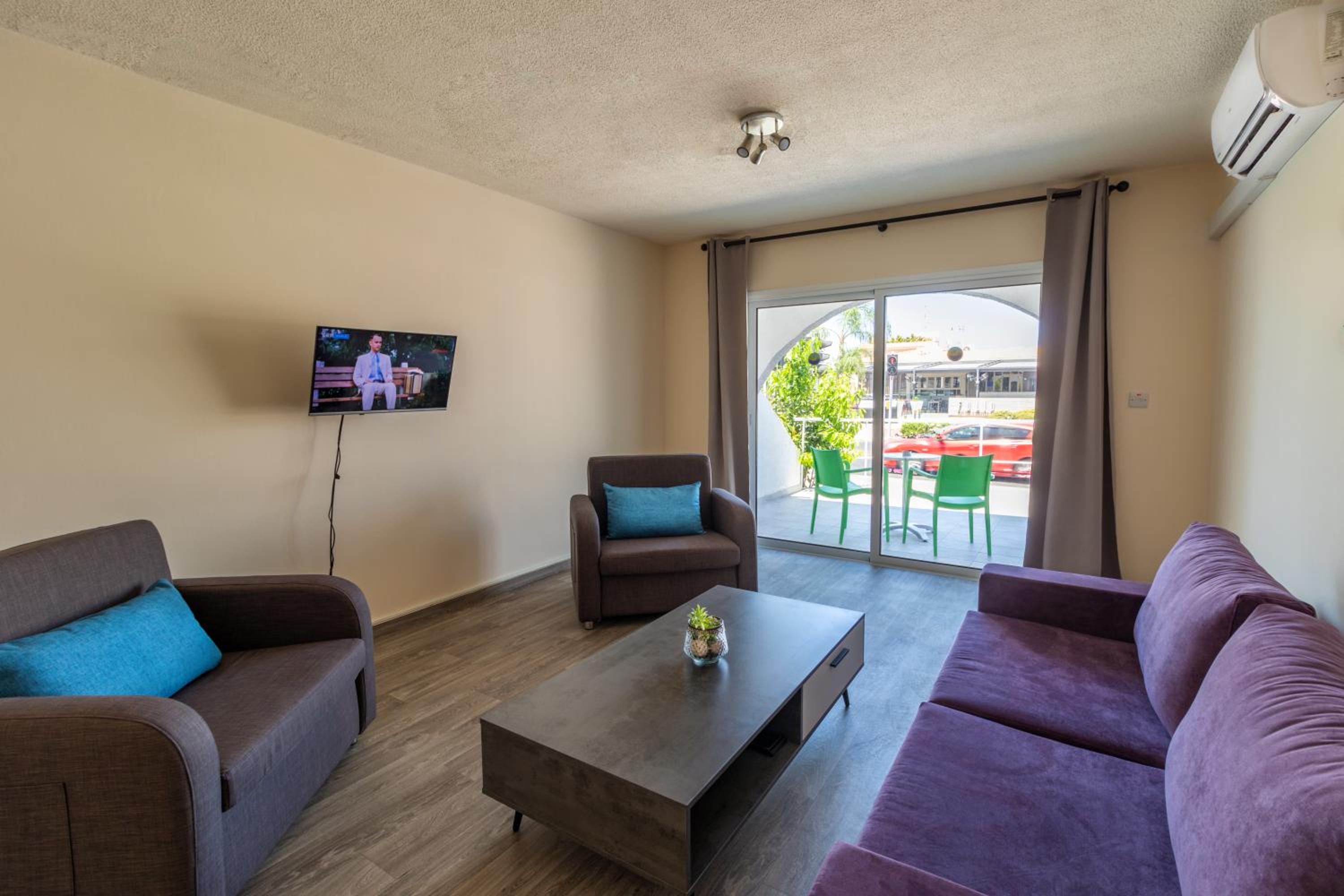 Apartment with Terrace photo 2