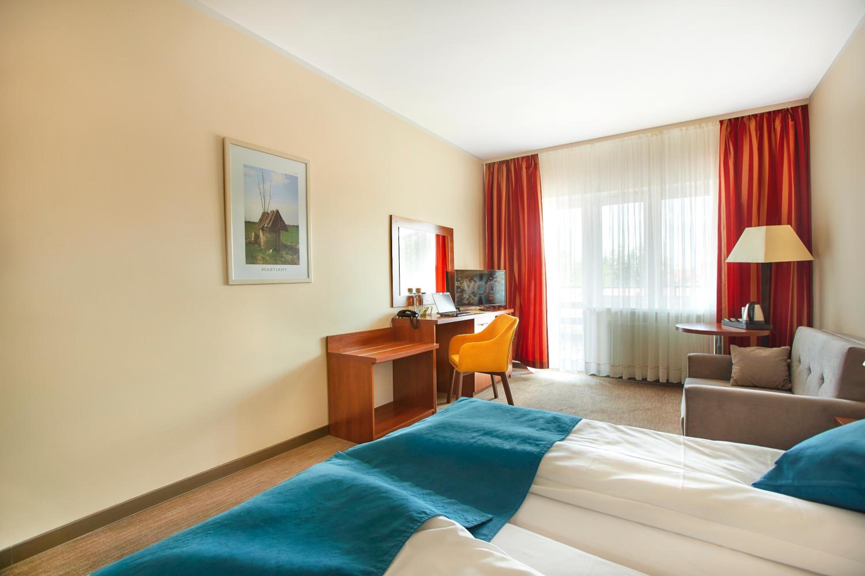 Standard Twin Room - Photo 3
